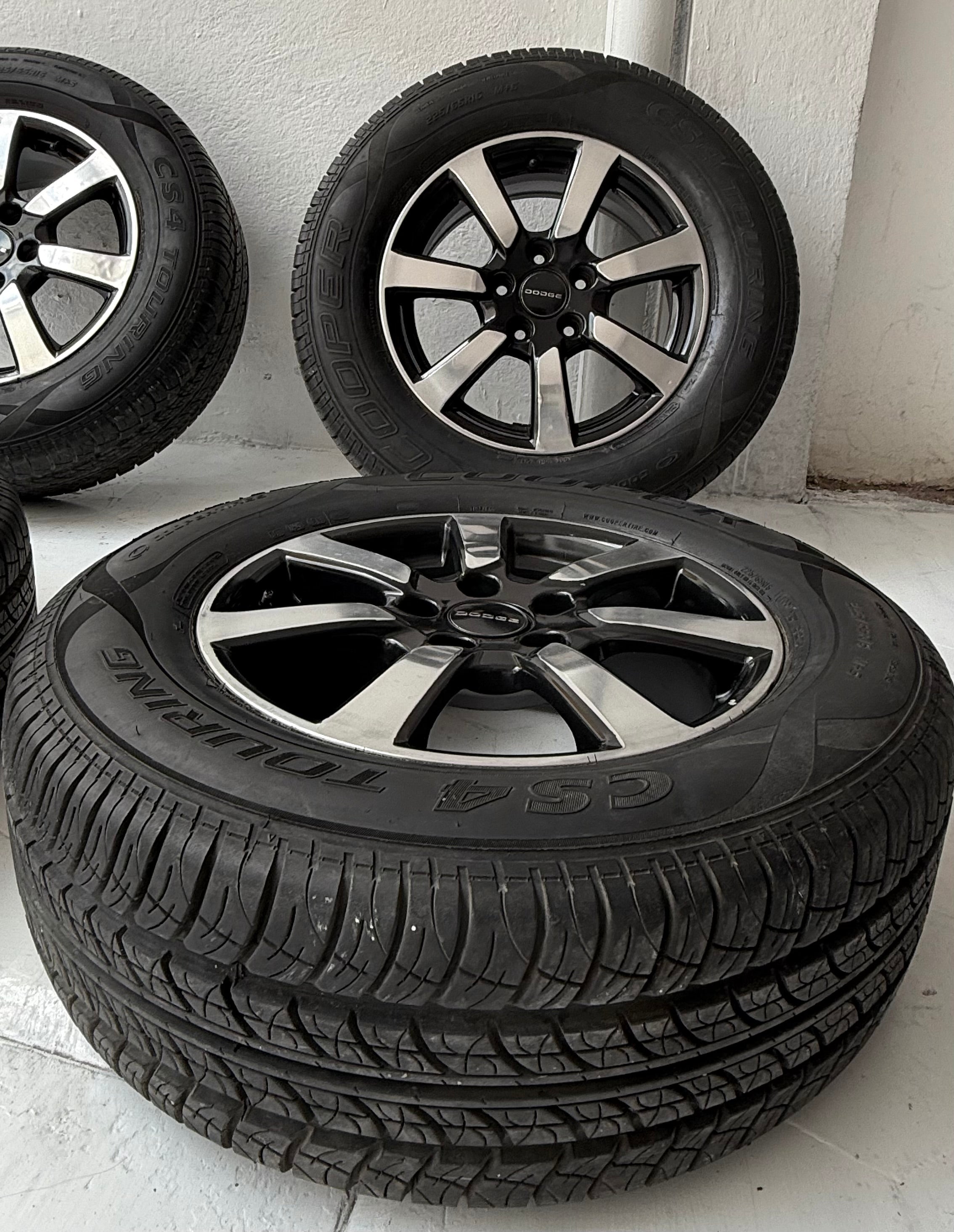 4 Rines y Llantas 16” Dodge Caravan, Voyager, Nitro, Jeep Liberty, Compass y Patriot – 5×114