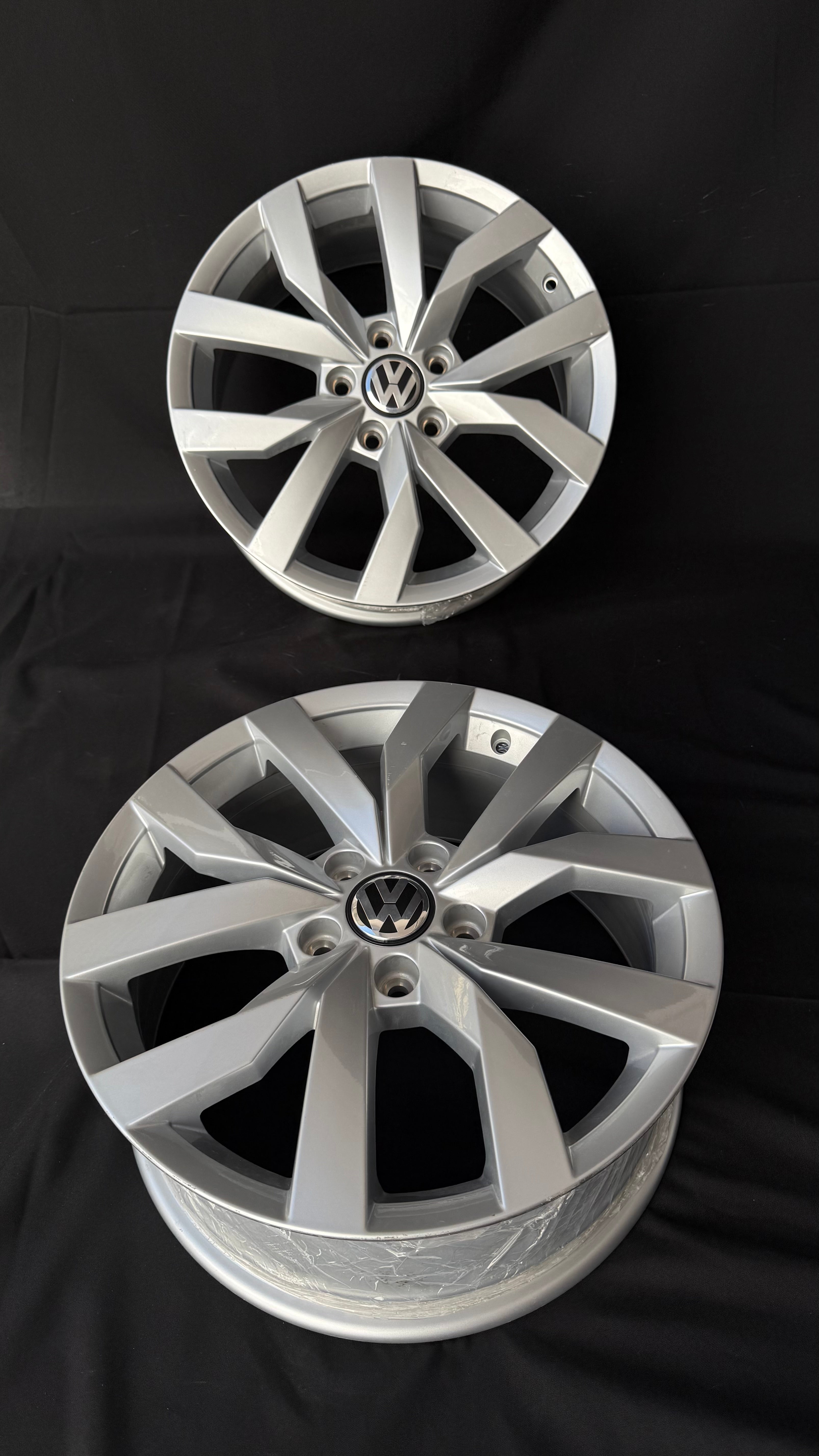 4 Rines 17” Volkswagen Golf TSI Jetta A7 A6 Originales Nuevos