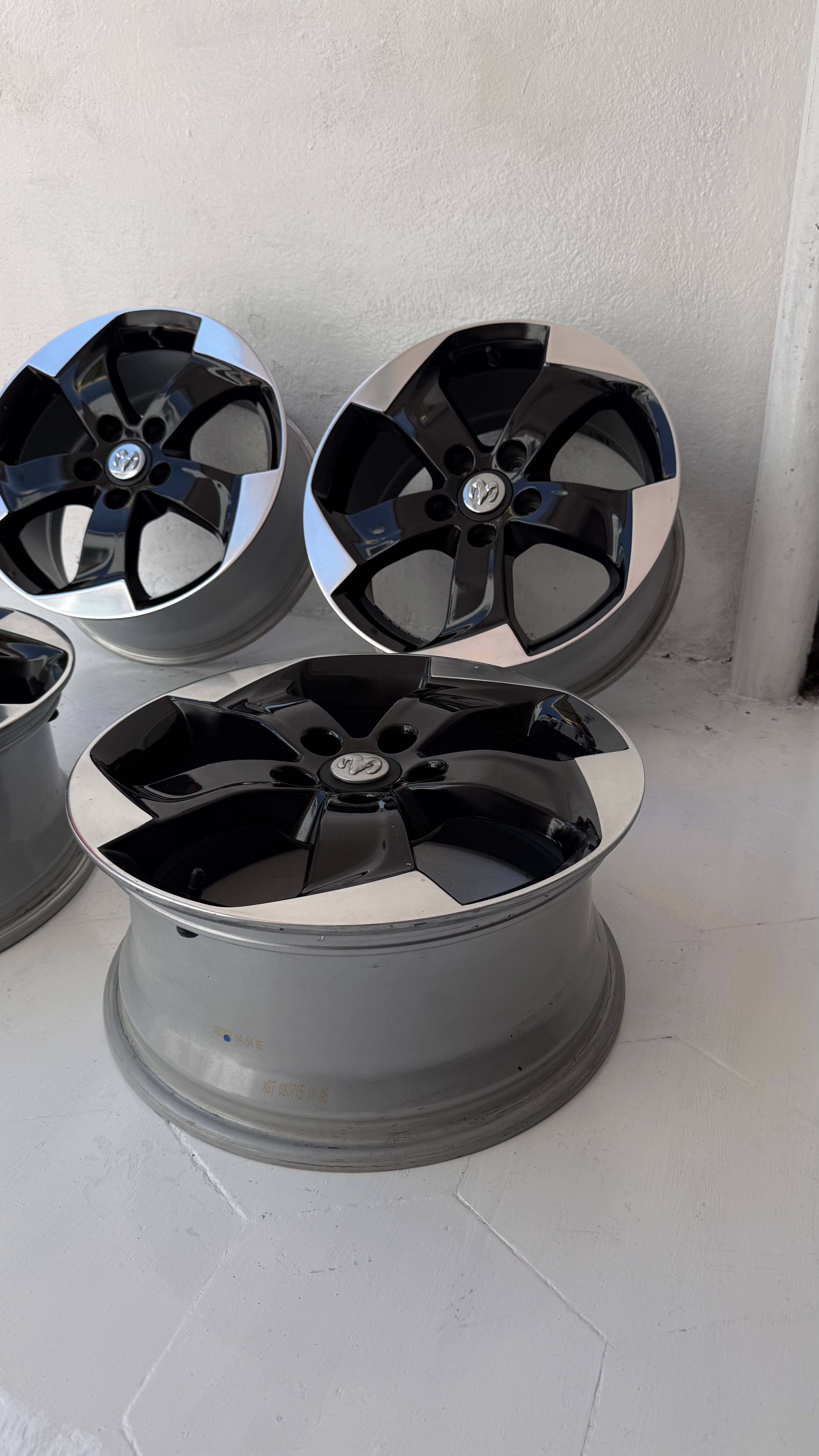 4 Rines 17” Jeep Liberty, Compass, Patriot, Nitro y Dodge Originales Seminuevos 5x114