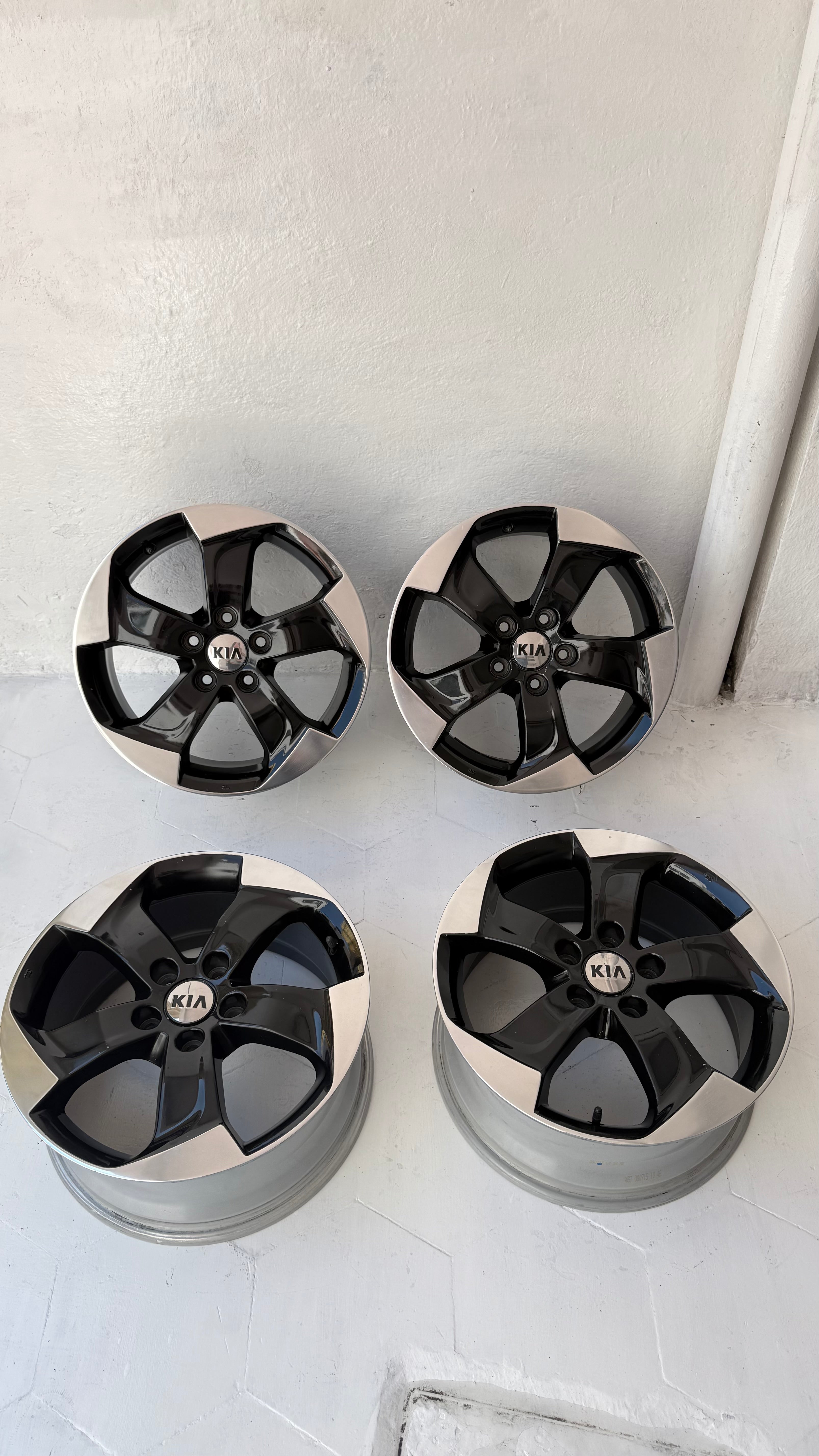 4 Rines 17” Kia Forte, Optima y Sportage Originales Seminuevos 5x114