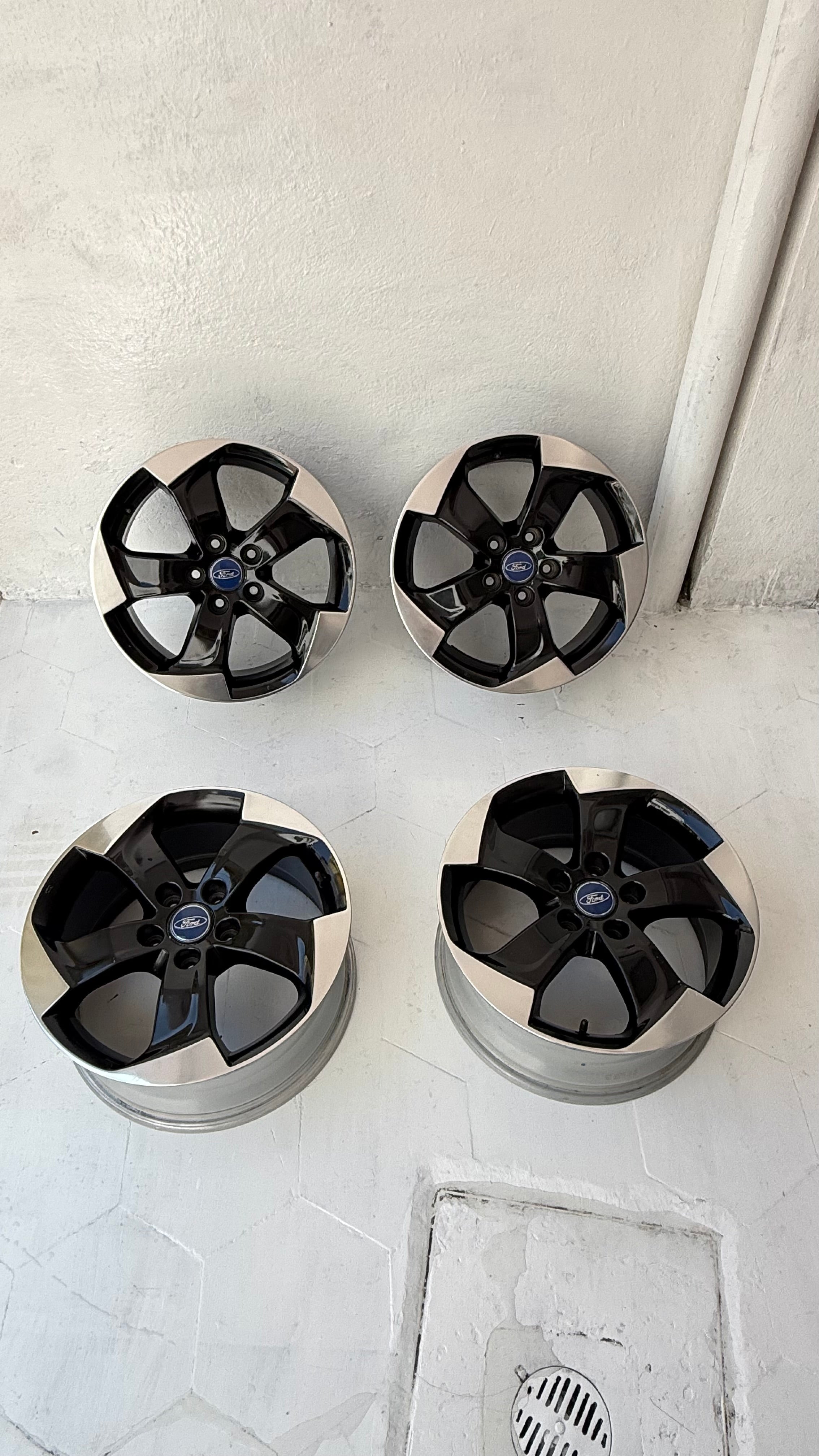 4 Rines 17” Ford Mustang, Ranger y Explorer Originales Seminuevos 5x114