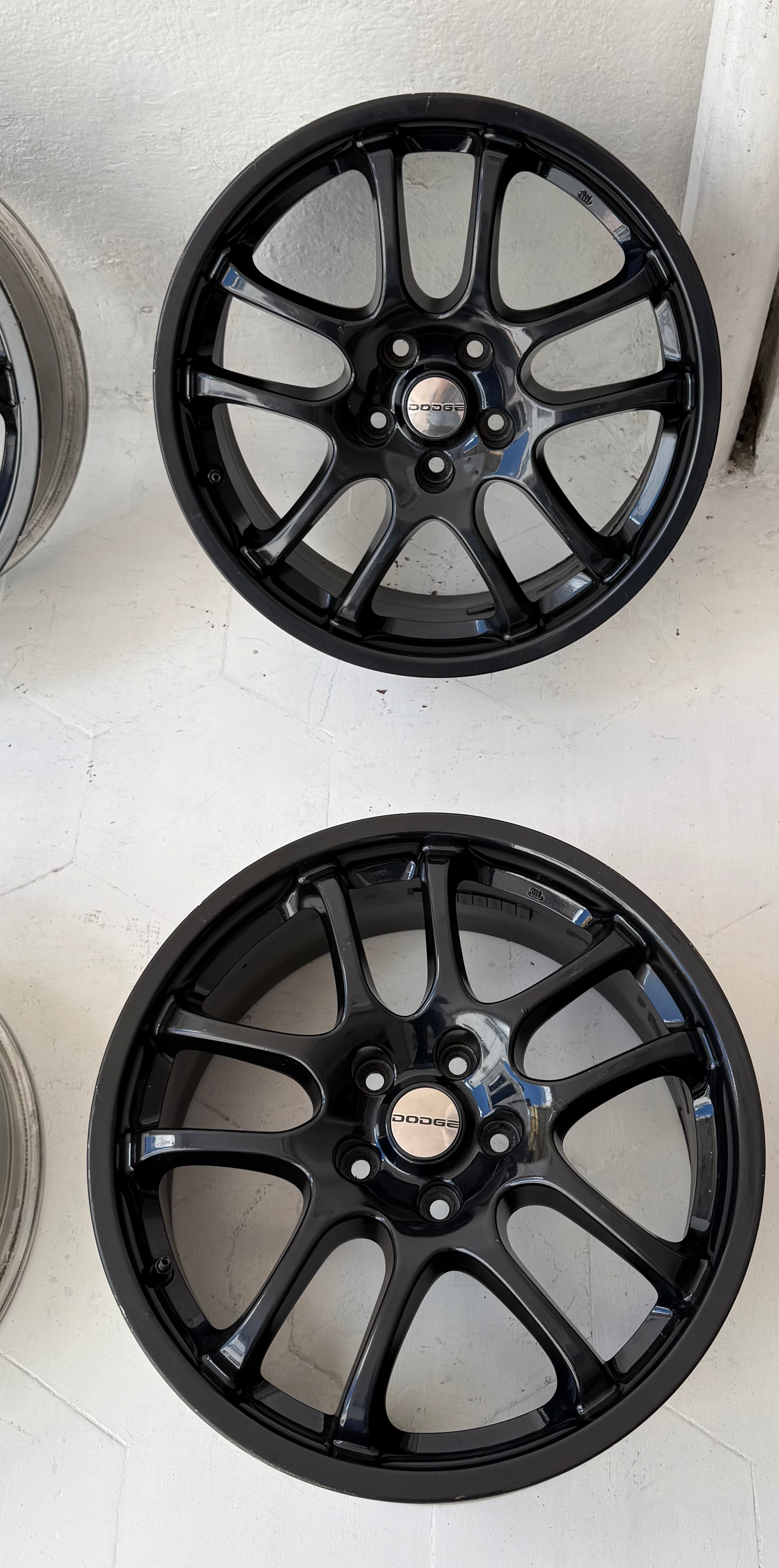 4 Rines 18” Dodge 300C, Avenger, Jeep Liberty, Compass, Nitro y Patriot – 5×114