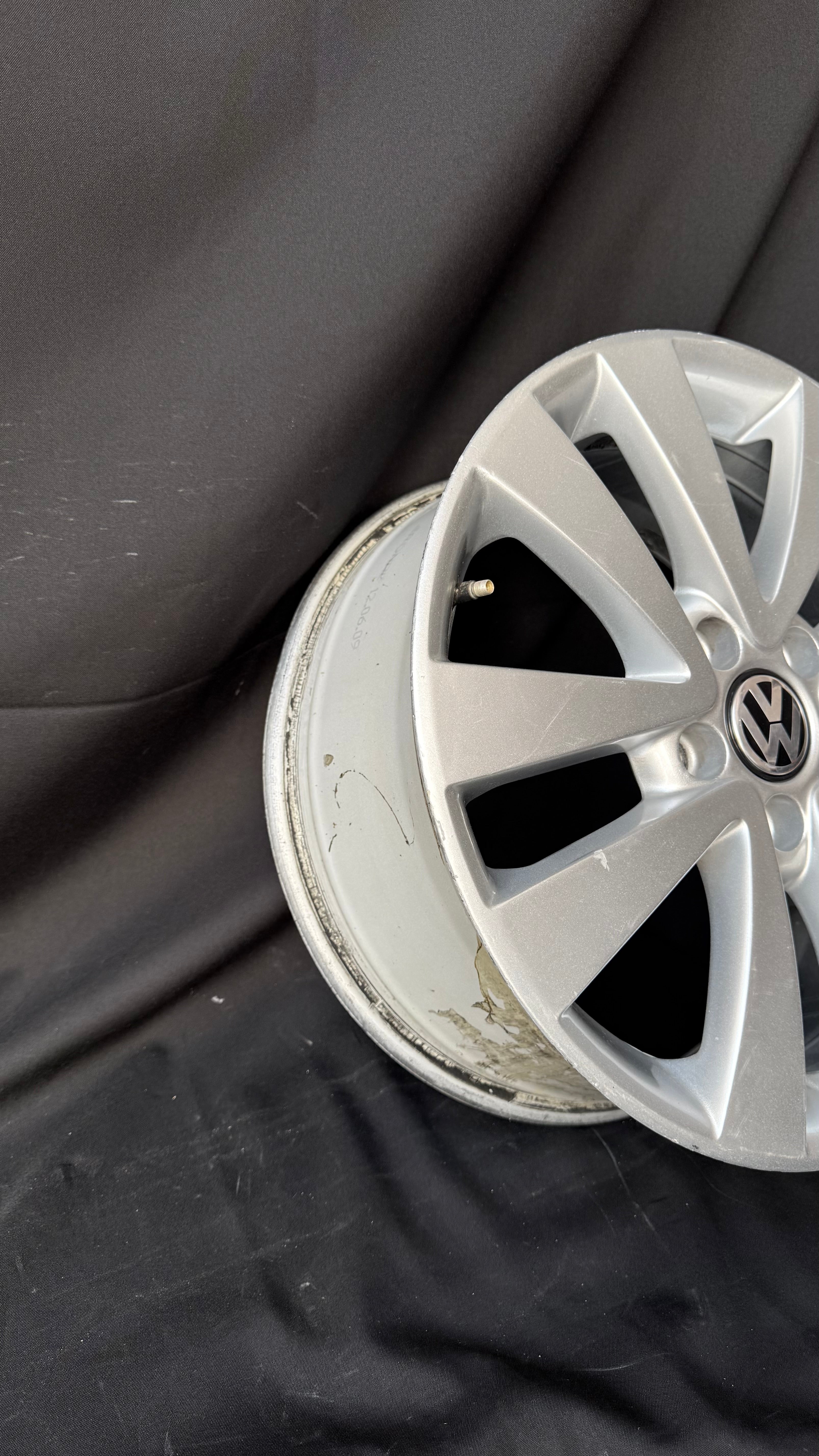 1 Rin 17” Volkswagen Jetta MK6 / Golf Original