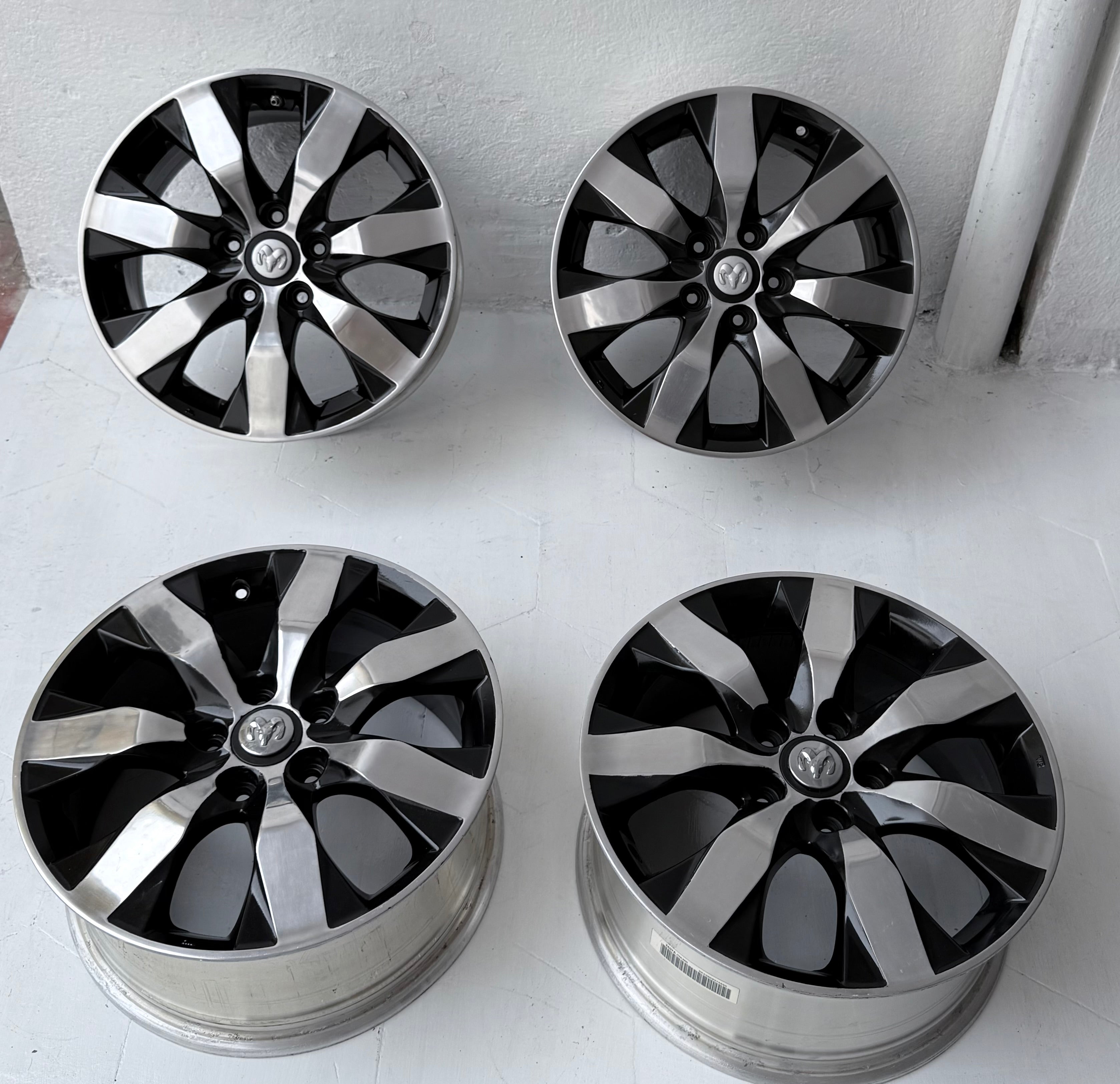 4 Rines 17” Jeep Liberty, Compass y Patriot – 5×114