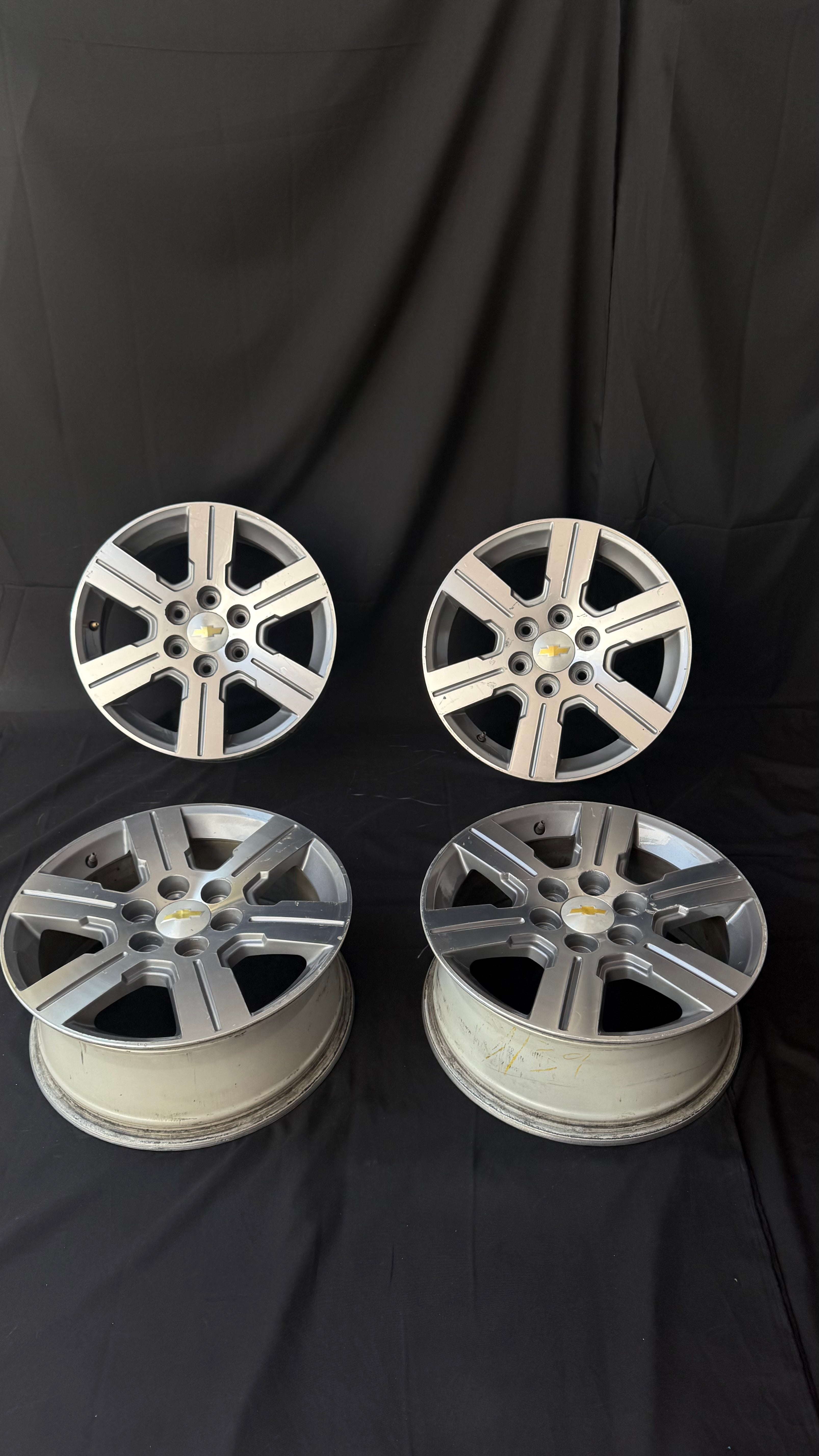 4 Rines 18” Chevrolet Silverado / GMC Suburban / Cheyenne / Express Van Originales