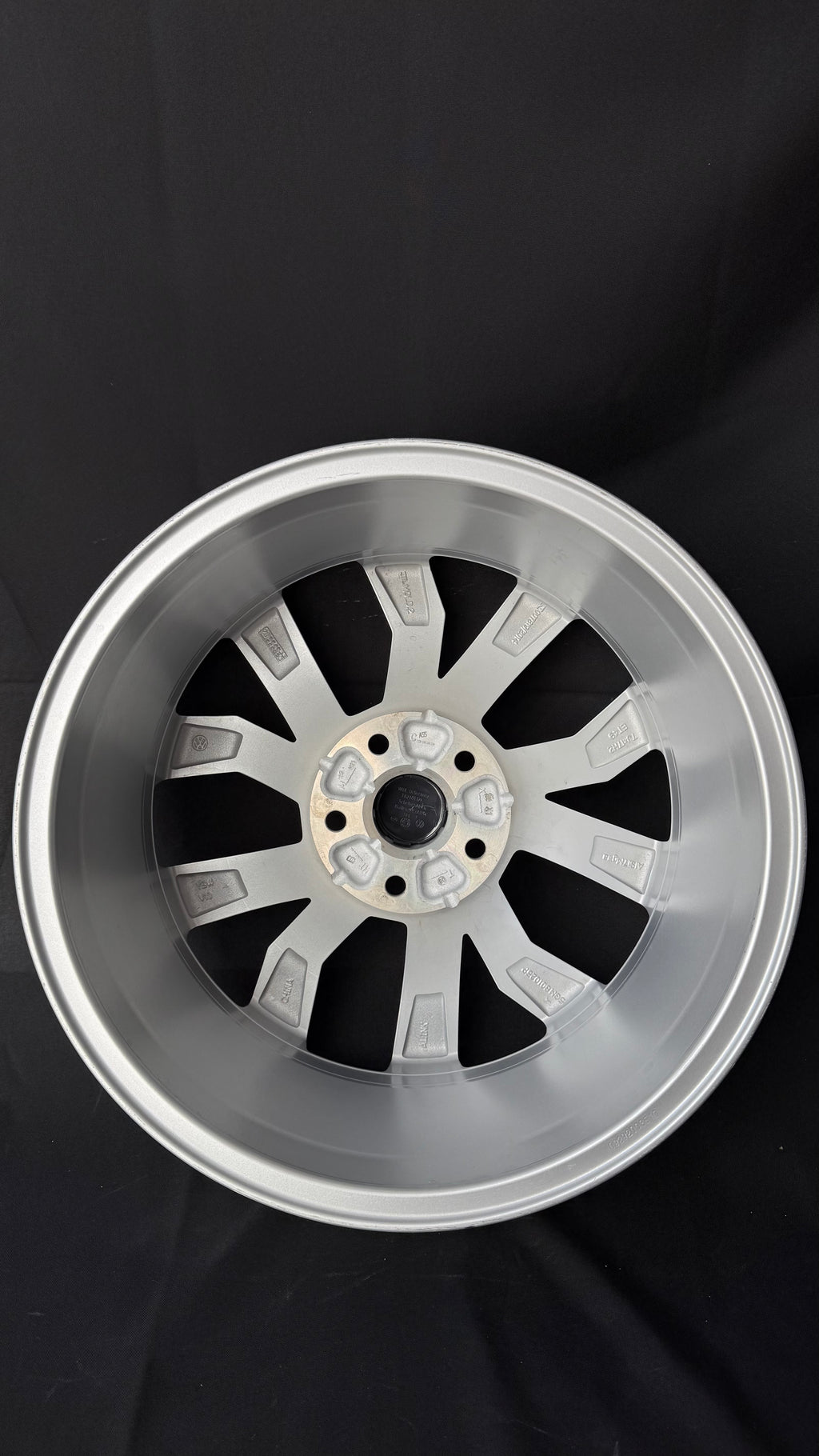 1 Rin 17” Volkswagen Golf TSI Jetta A6 A7 Original Nuevo