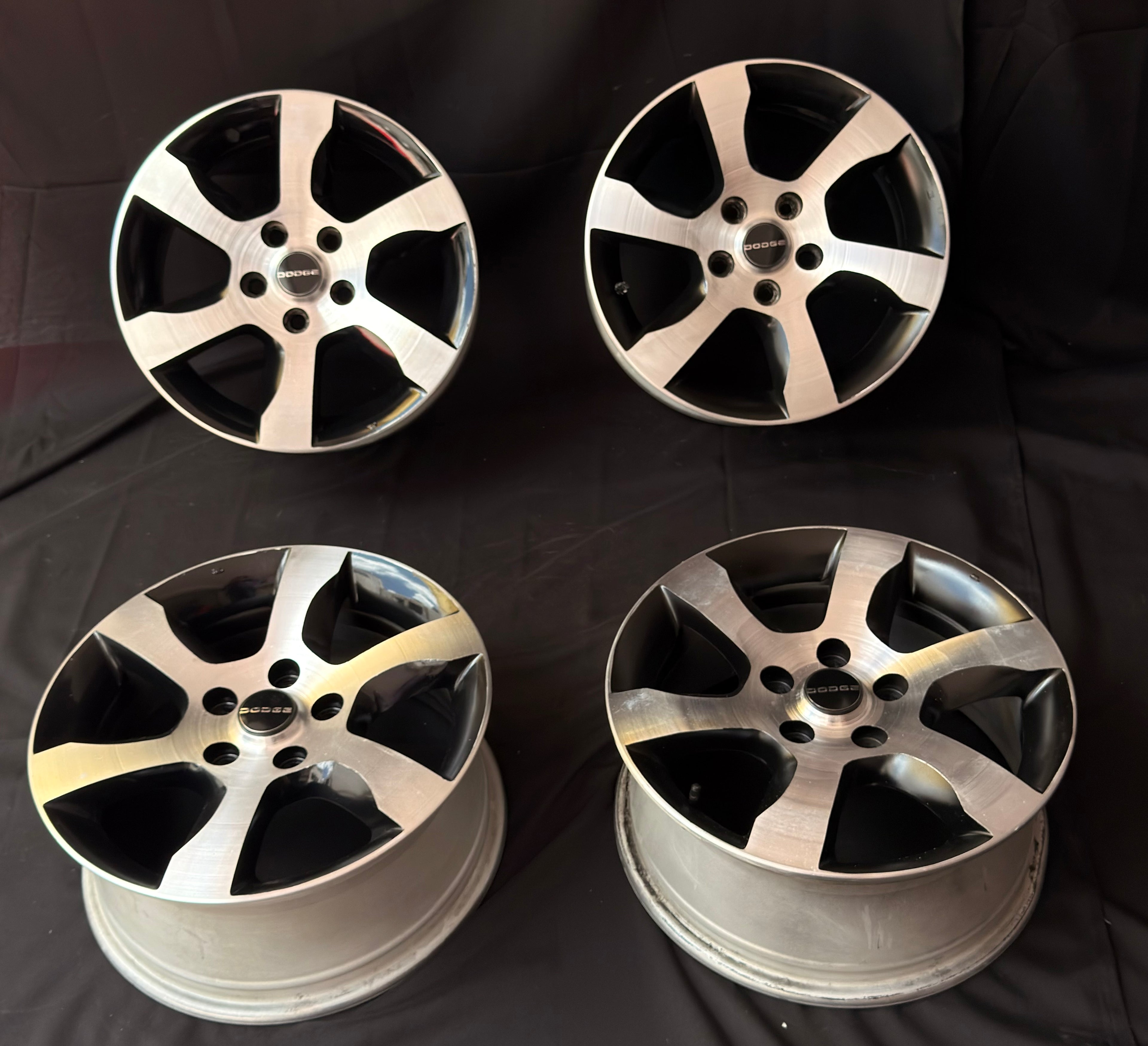 4 Rines 16” Jeep Liberty, Compass, Patriot y Nitro – 5×114