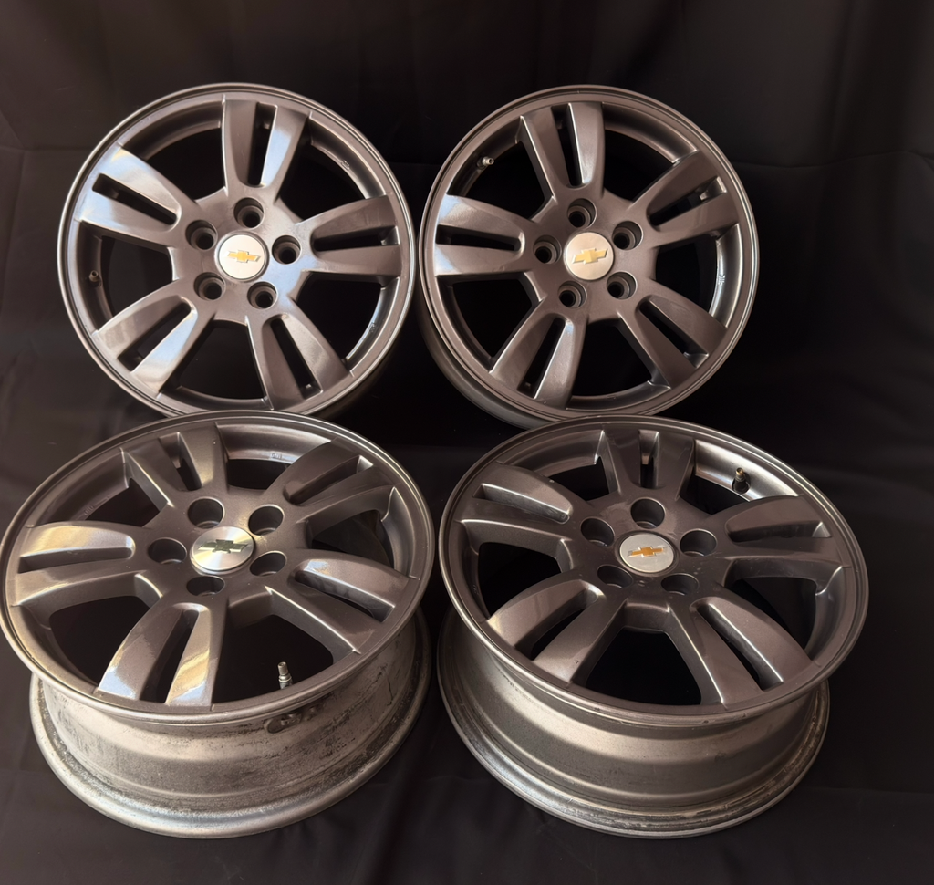 4 rines 15 pulgadas Chevrolet Trax Cavalier Onix Sonic originales 5x105