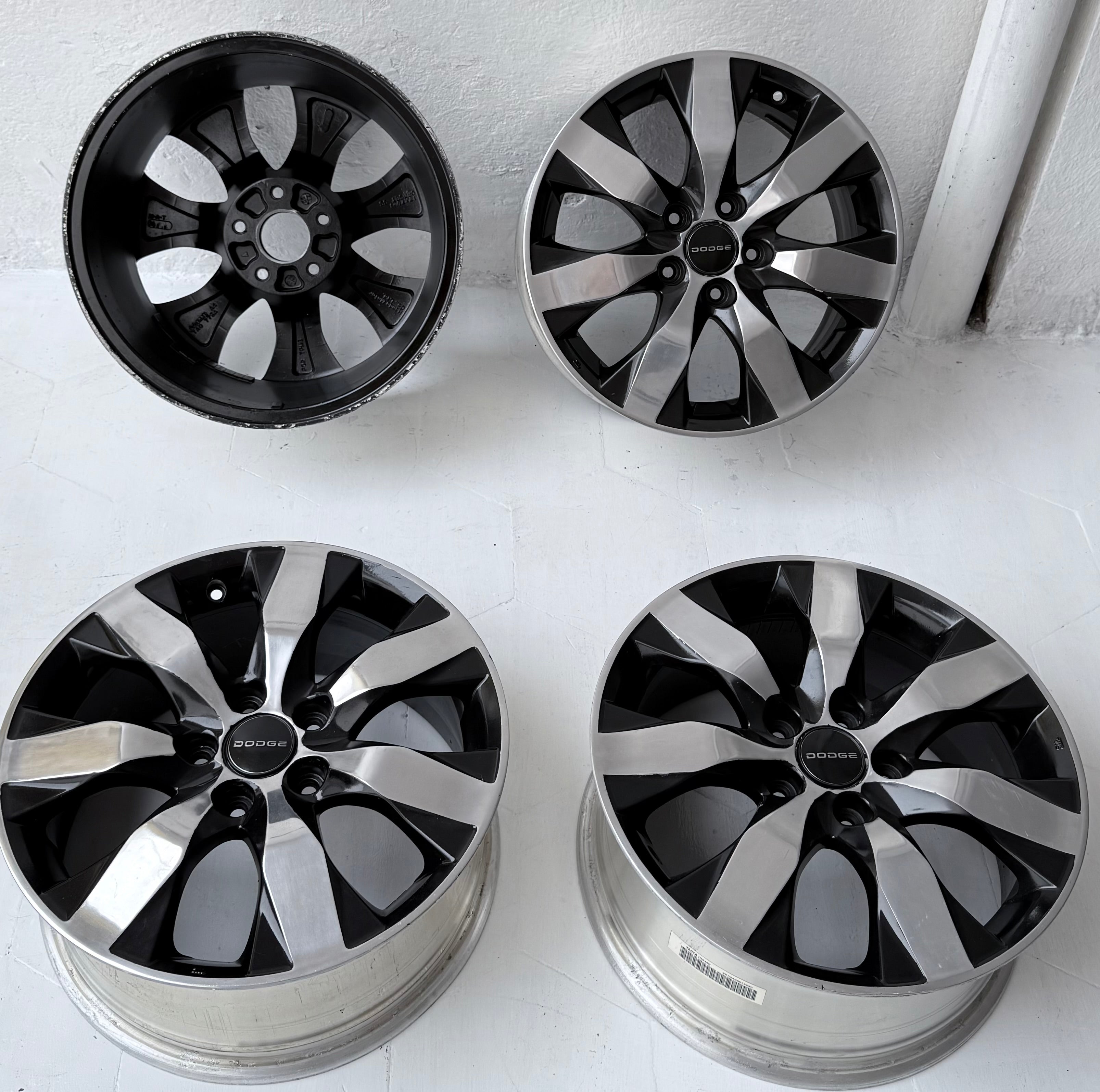 4 Rines 17” Dodge Voyager, Caravan, Nitro, Avenger y 300C – 5×114