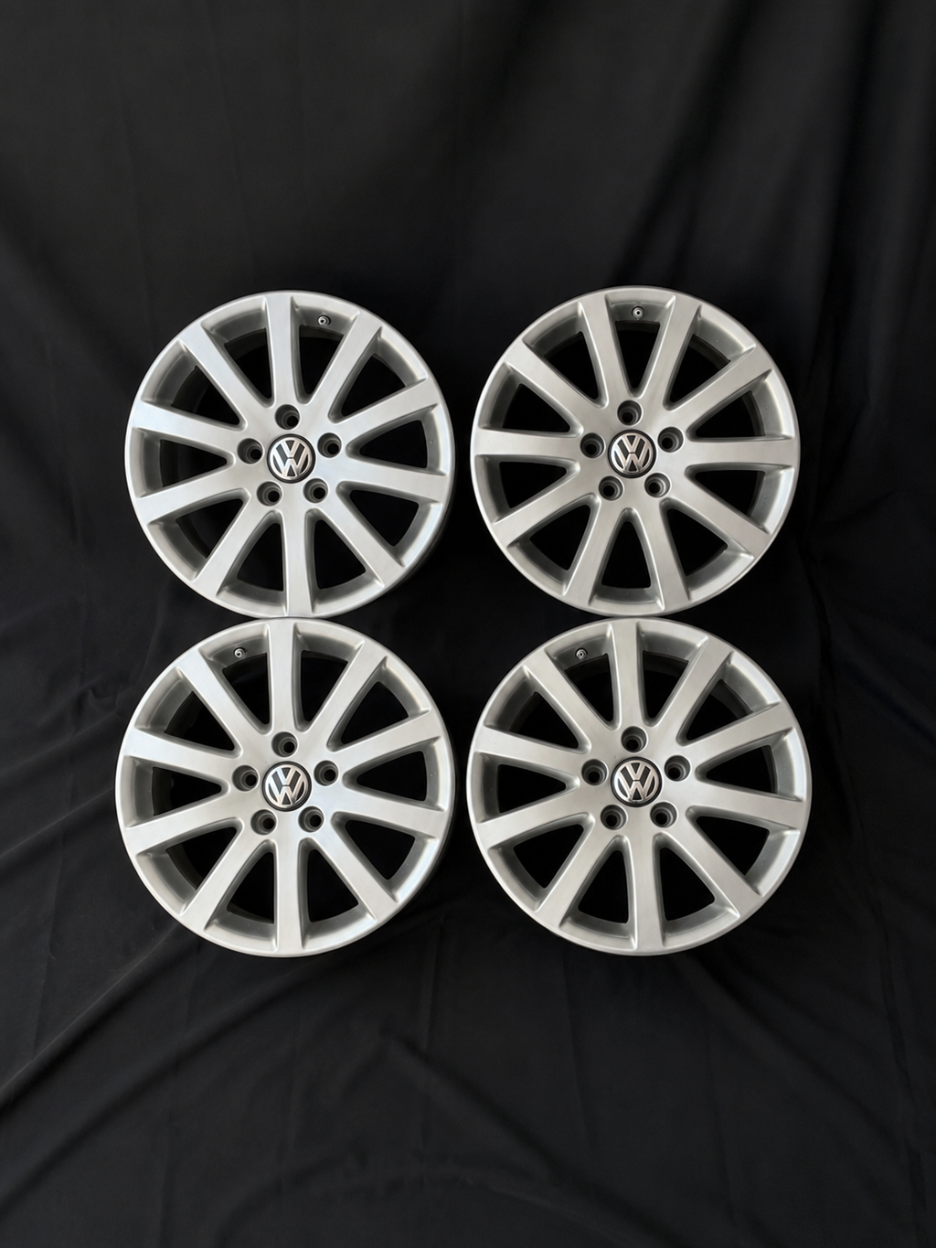 4 Rines 17” Volkswagen Jetta Golf MK7 MK6 Seminuevos 5x112