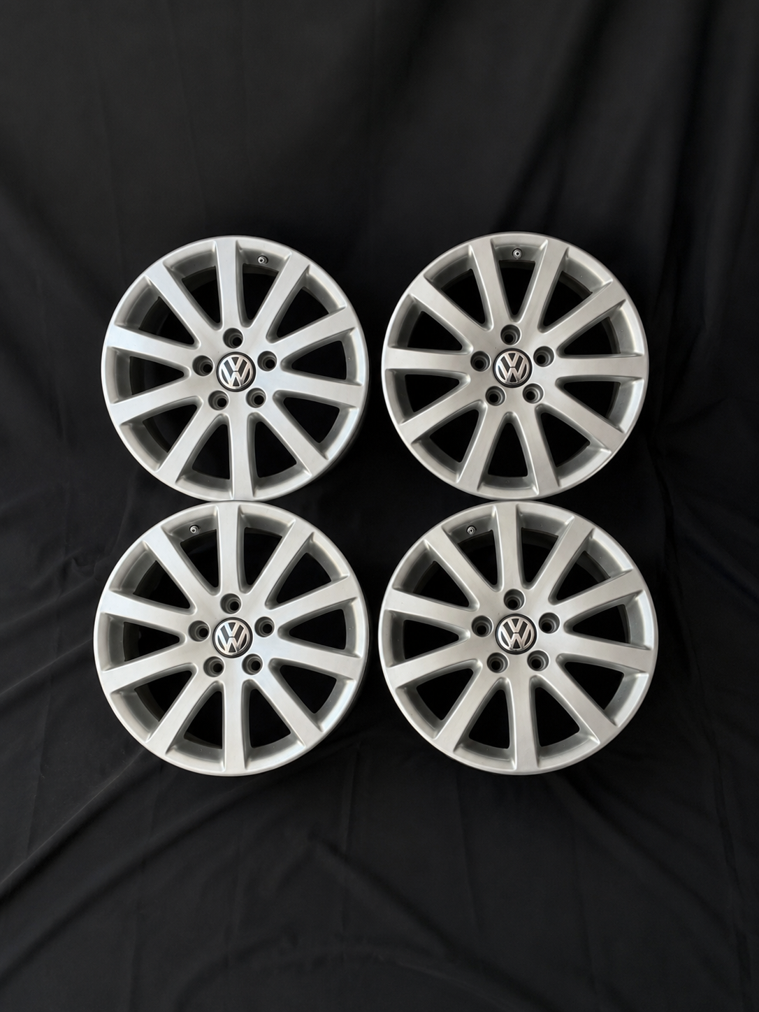 4 Rines 17” Volkswagen Jetta Golf MK7 MK6 Seminuevos 5x112