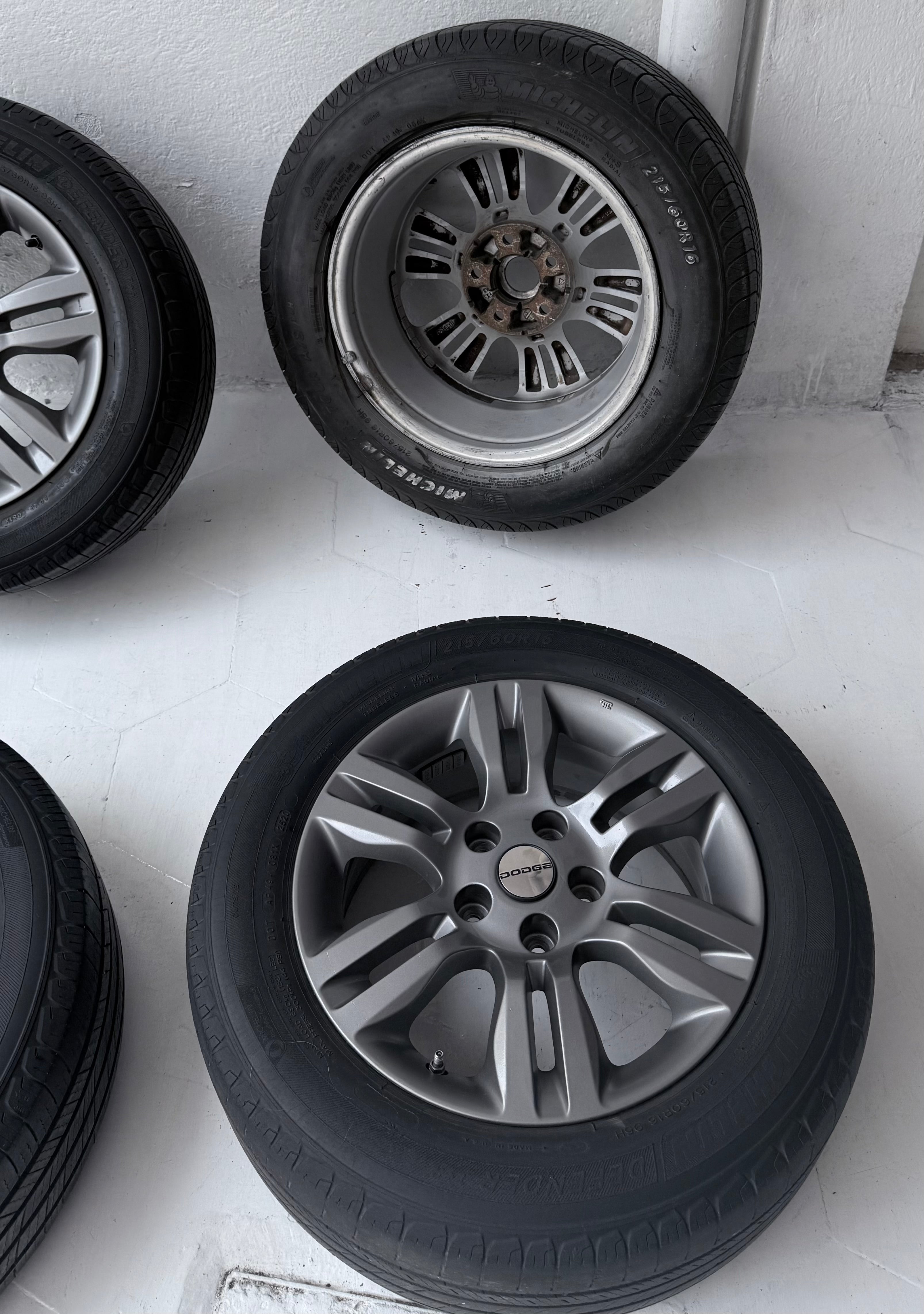 4 Rines con llantas 16” Dodge Voyager, Caravan, Avenger, Caliber y Jeep Liberty, Patriot, Compass y Wrangler – 5×114