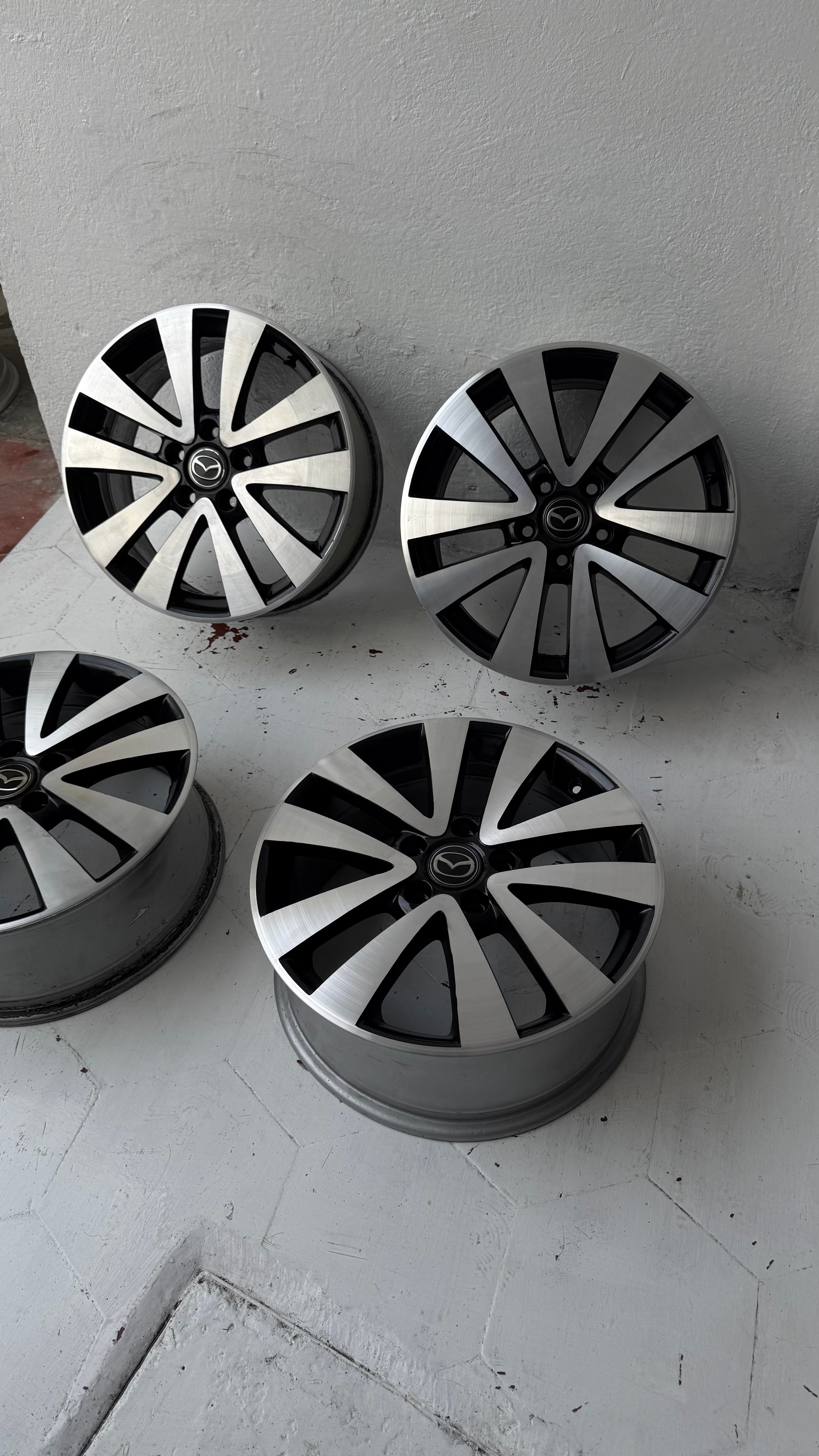 4 Rines 17” Mazda – 5×114
