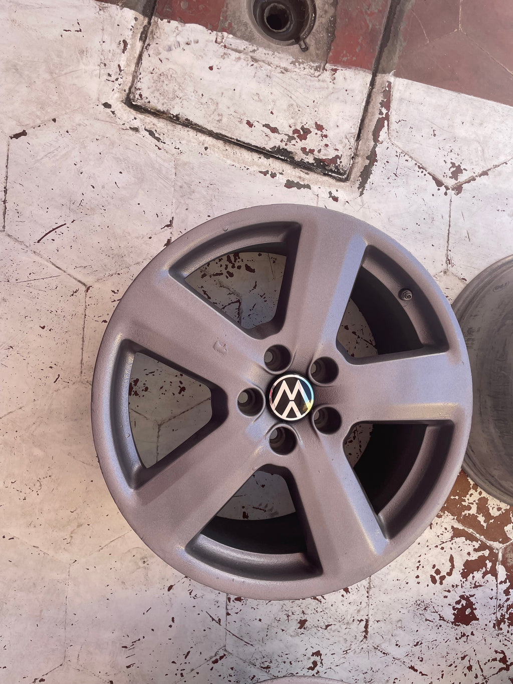 Rines Originales Volkswagen 18" para Jetta MK6 / MK7 - 5x112