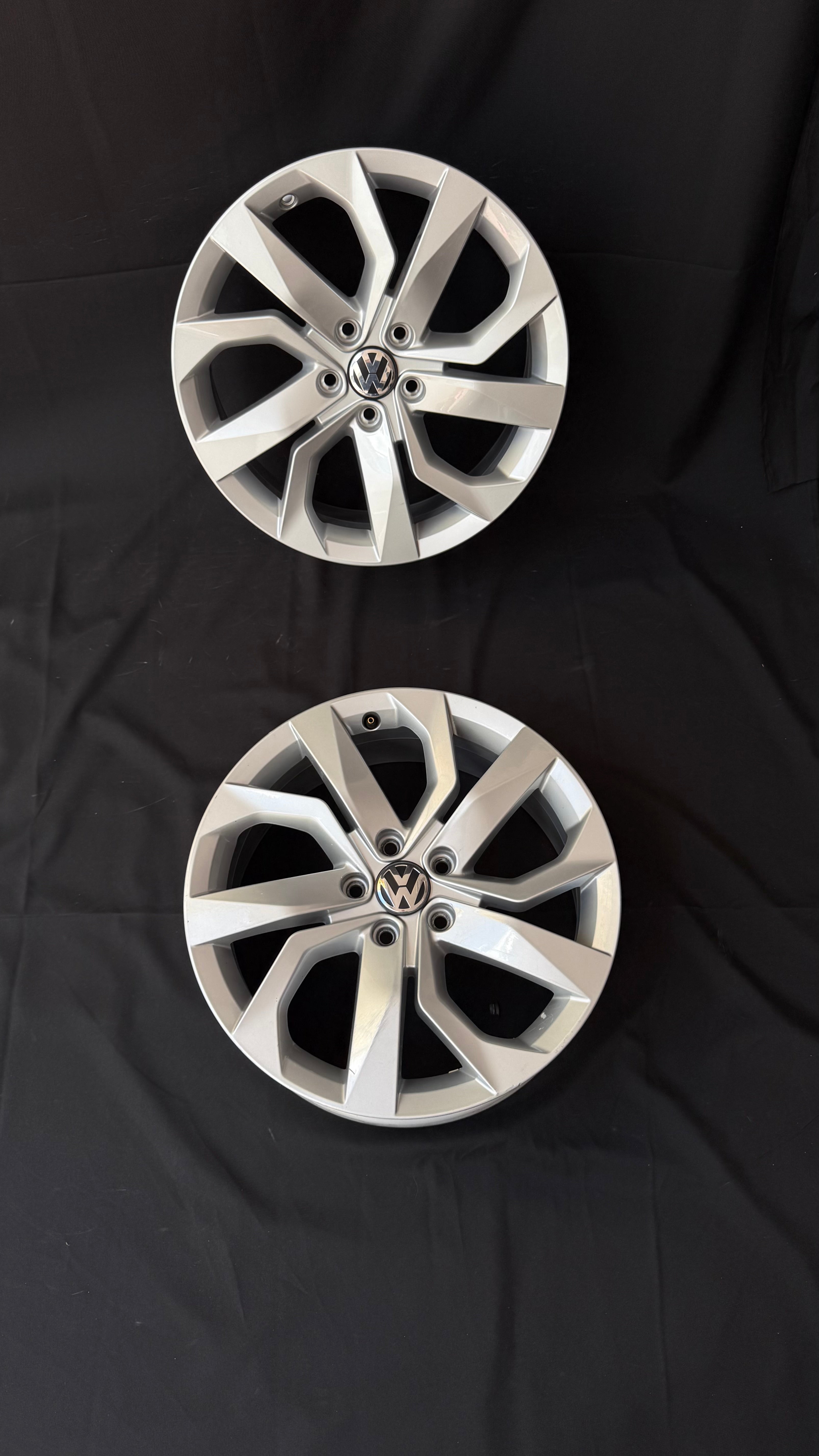 4 Rines 18” Volkswagen Tiguan Taos Golf Jetta MK6 MK7 Passat New Beetle Originales Seminuevos 5x112