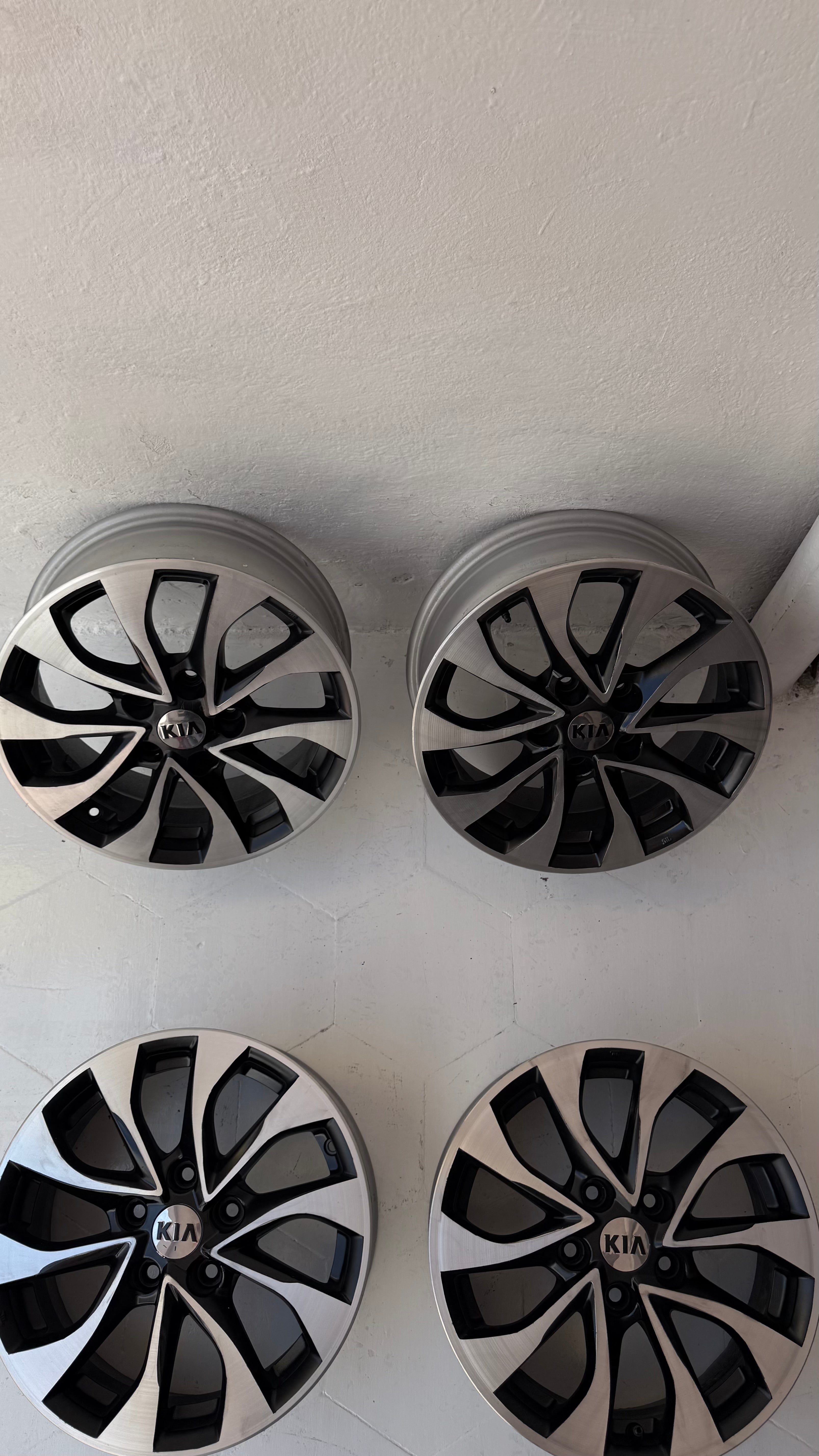 4 Rines 16” Kia Forte, Optima y Sportage Originales Seminuevos 5x114