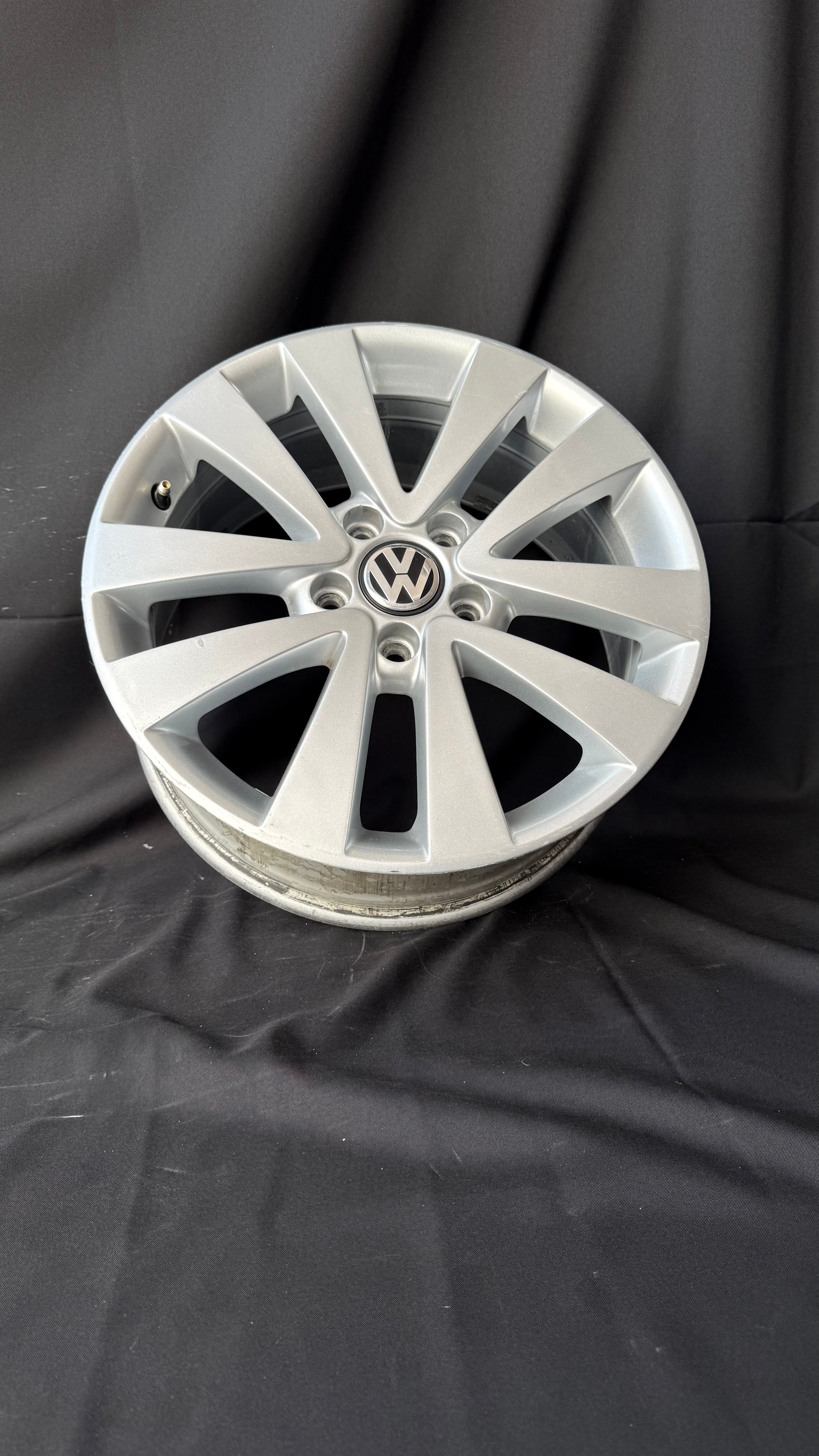 1 Rin 17” Volkswagen Jetta MK6 / Golf Original