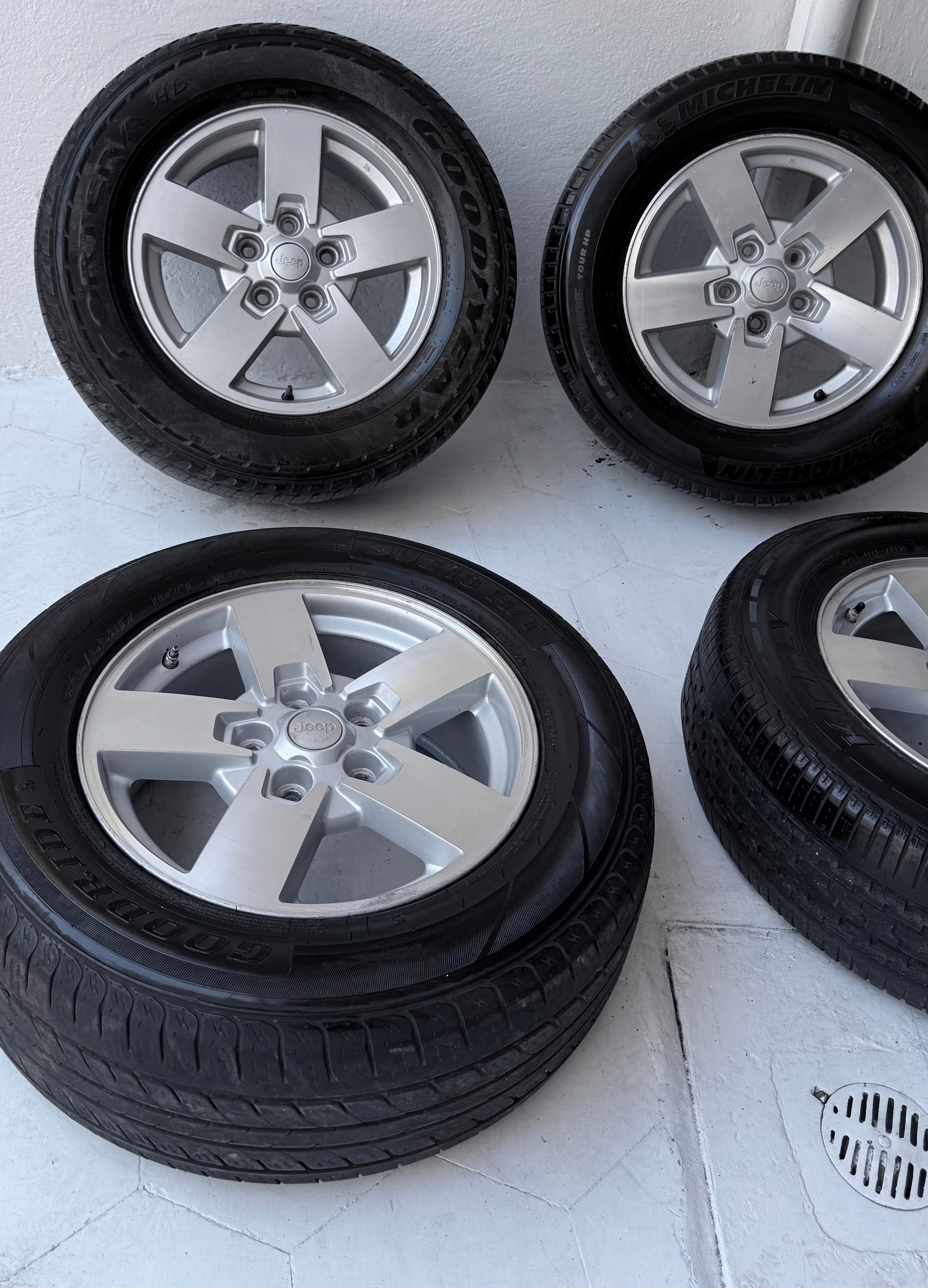 4 Rines con llantas 17” Dodge Journey, Caravan y Town & Country / Jeep Grand Cherokee y Commander – 5×127