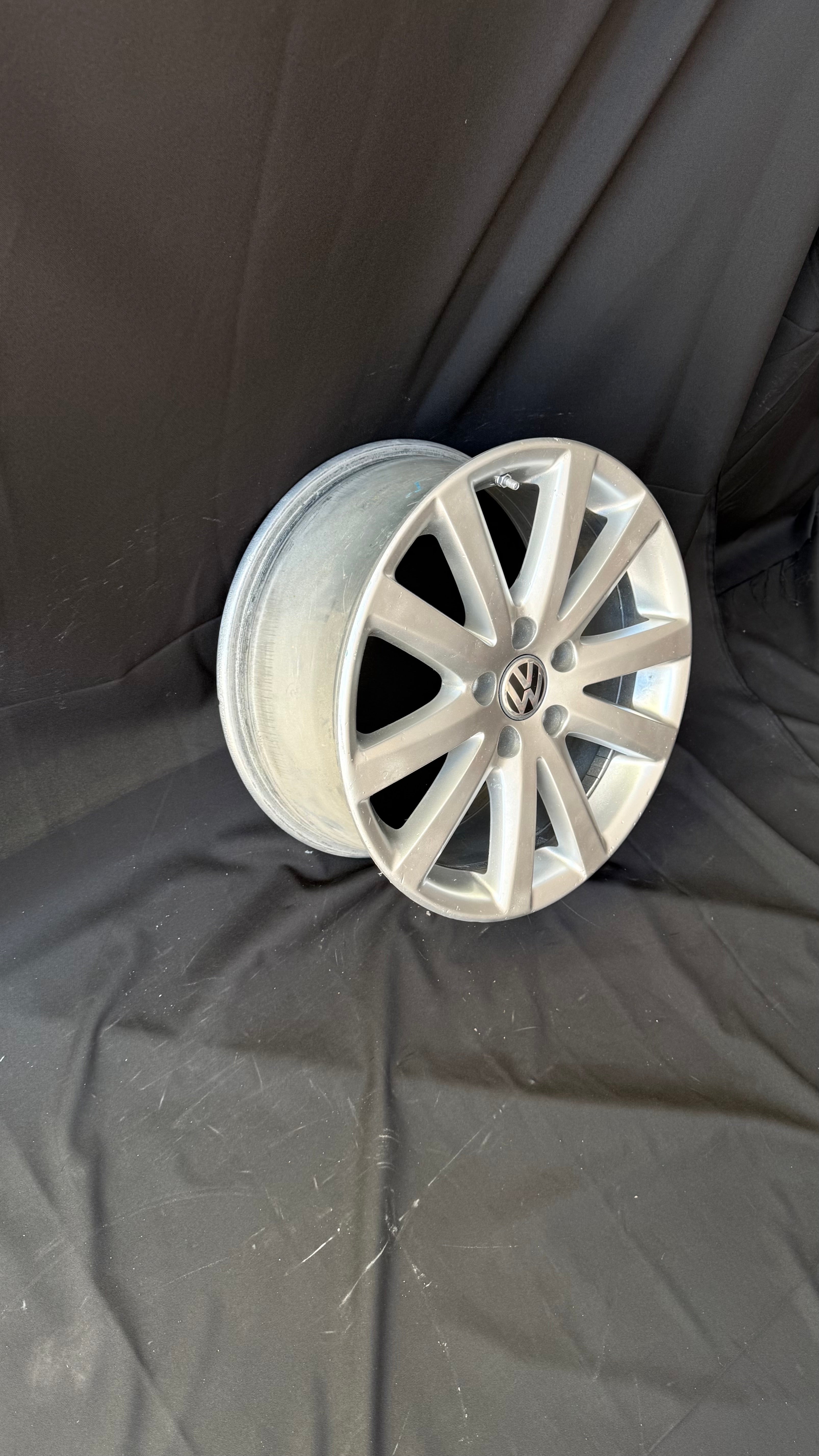 4 Rines 17” Volkswagen Jetta Golf MK7 MK6 Seminuevos 5x112