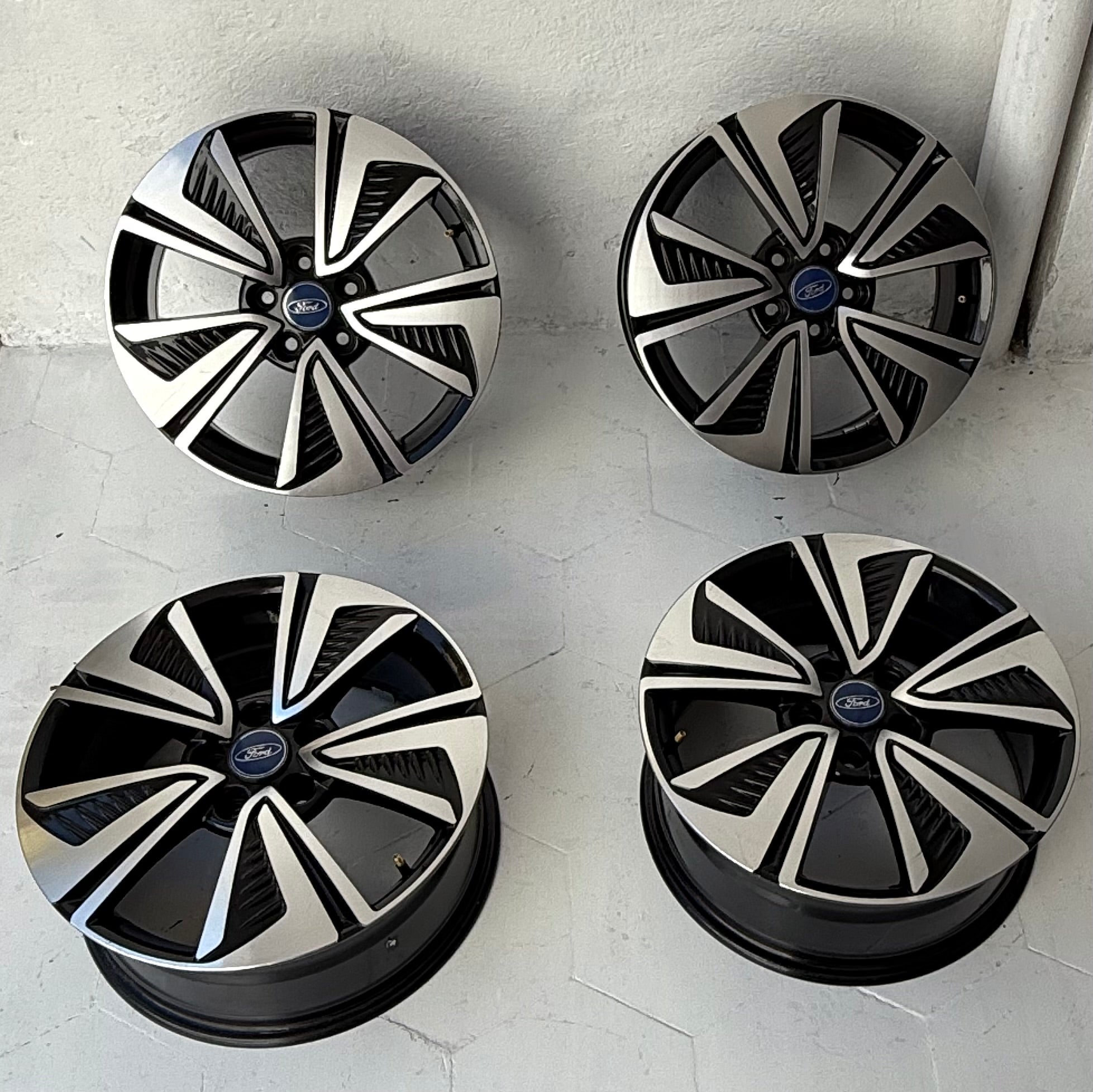 4 Rines 17” Ford Mustang Explorer Ranger Originales Nuevos 5x114