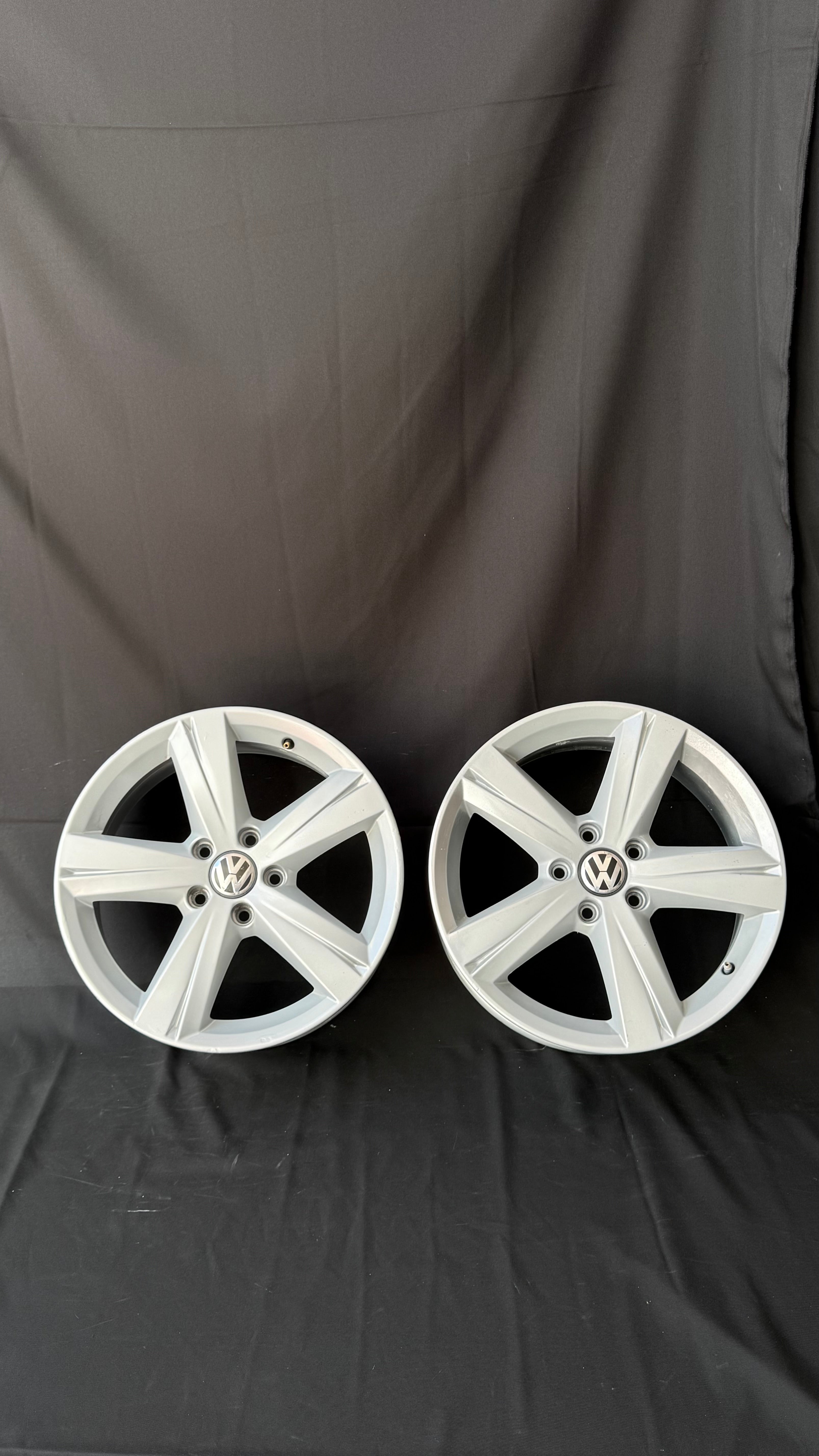 4 Rines 17” Volkswagen Golf Jetta Originales Seminuevos 5x112