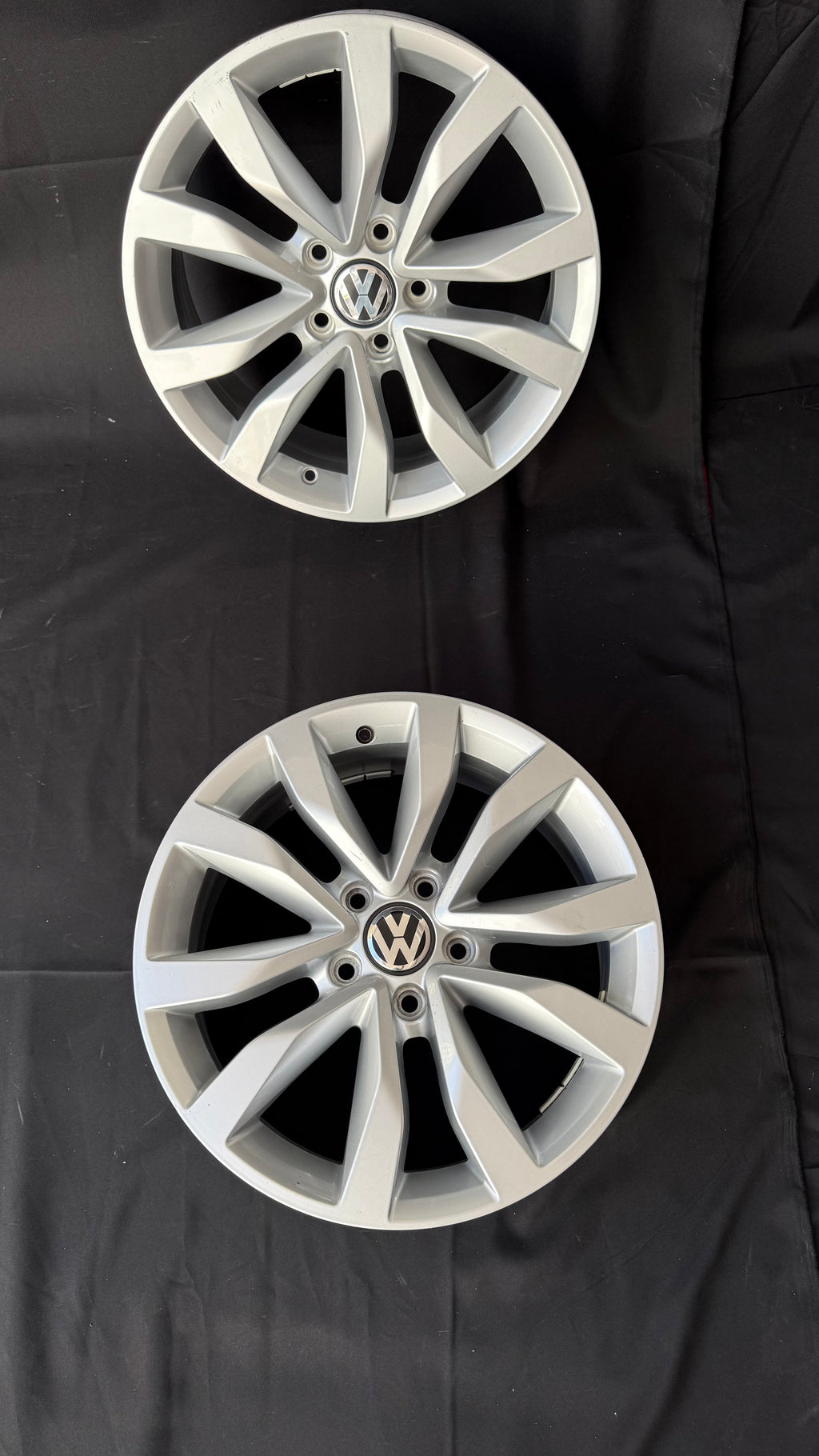 4 Rines 17” Volkswagen Originales Seminuevos Tiguan Taos Golf Jetta MK6 MK7 Passat New Beetle