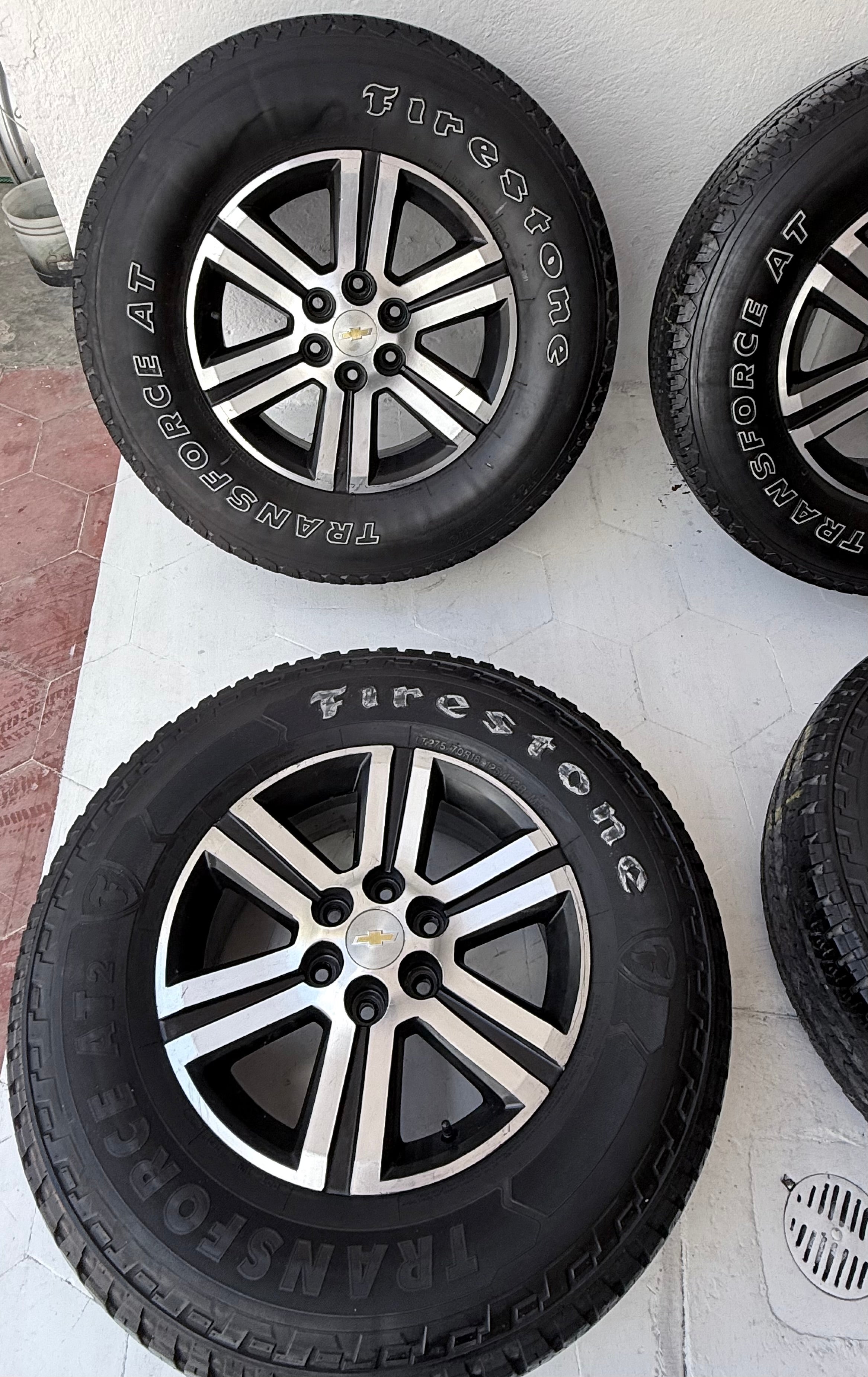 4 Rines con llantas 18” Chevrolet Silverado, Cheyenne, Suburban y Express Van – 6×139