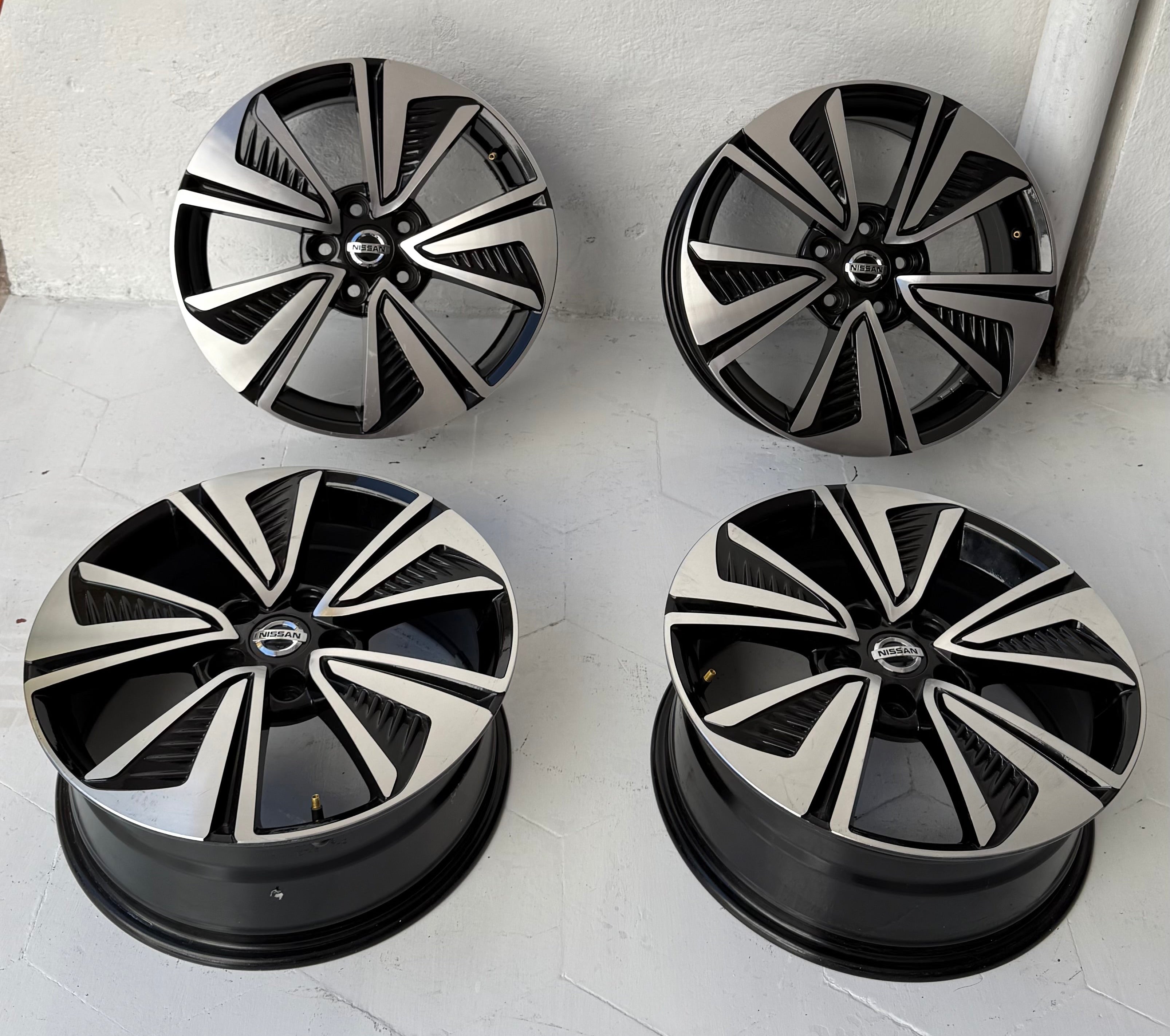 4 Rines 17" Originales Nissan Sentra, Altima y X-Trail 5x114 Nuevos