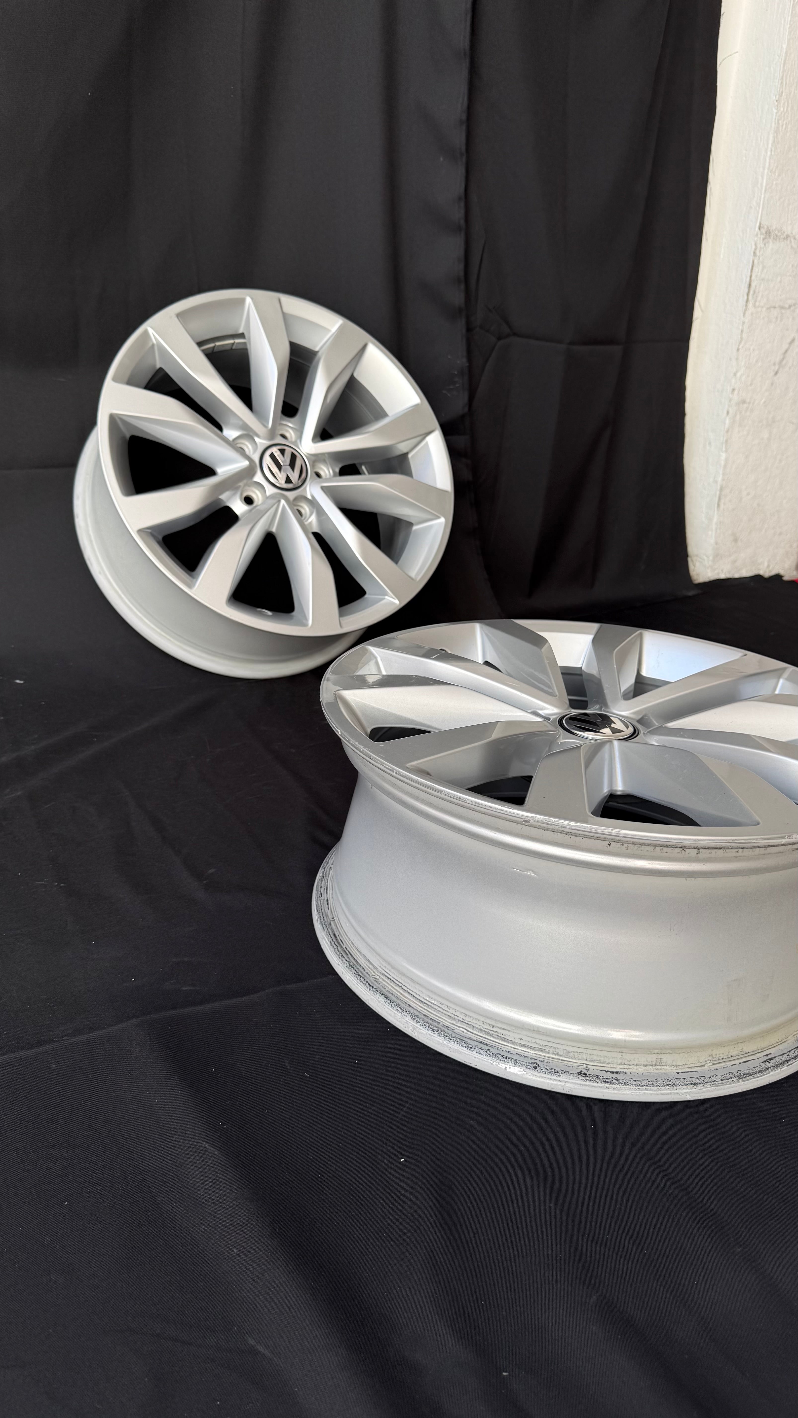 4 Rines 17” Volkswagen Originales Seminuevos Tiguan Taos Golf Jetta MK6 MK7 Passat New Beetle