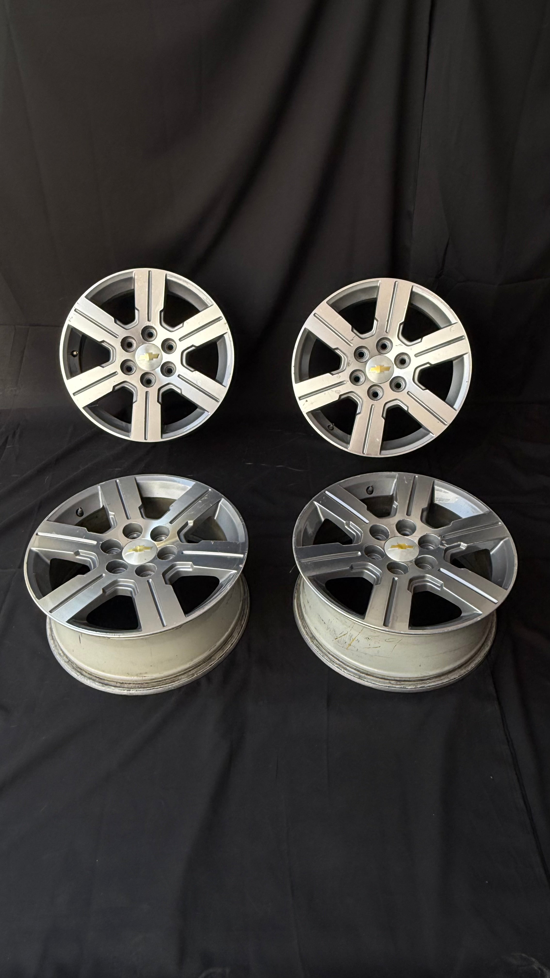4 Rines 18” Chevrolet Silverado / GMC Suburban / Cheyenne / Express Van Originales