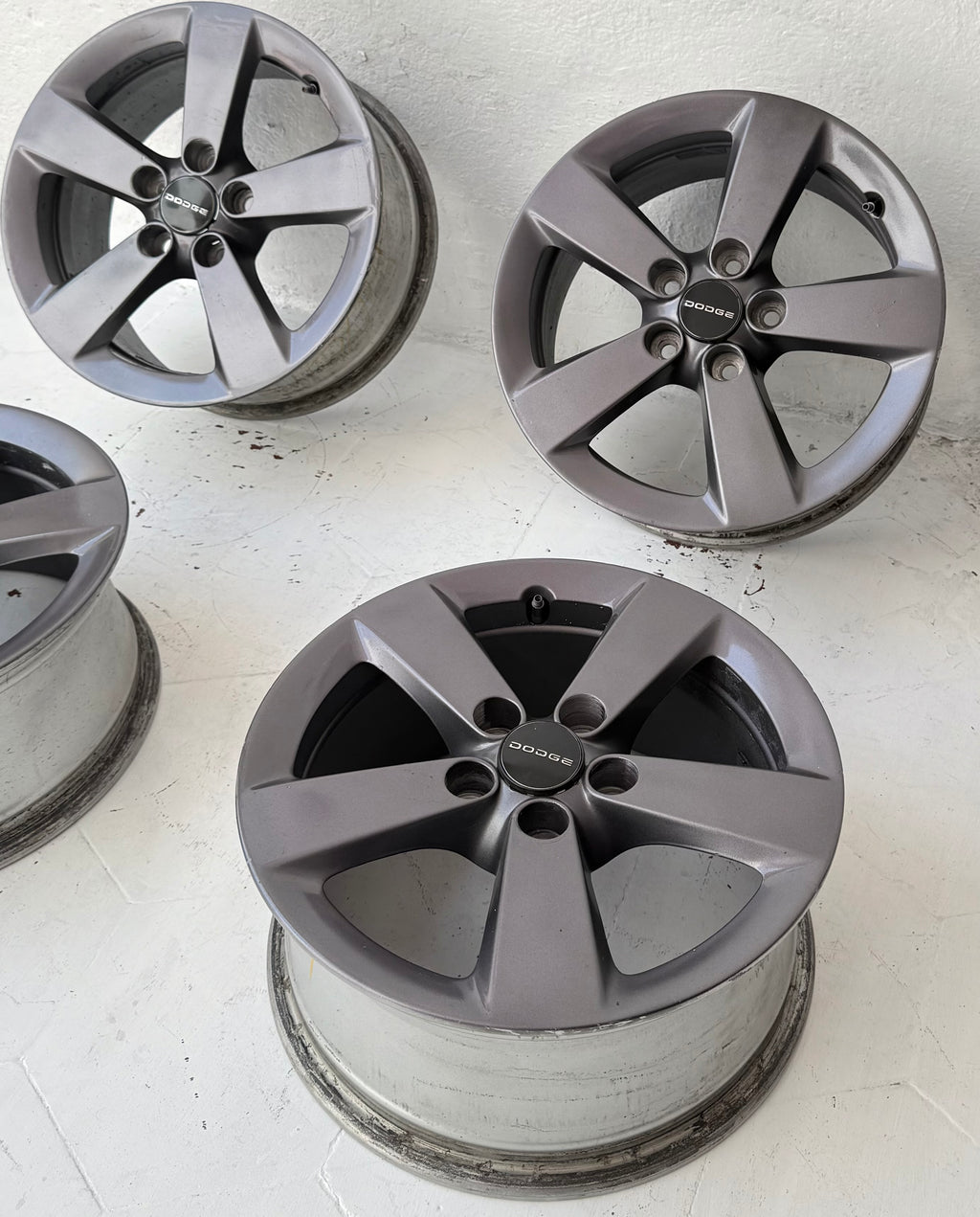 4 Rines 16” Dodge Caravan, Voyager, Avenger, Caliber, Jeep Liberty, Patriot, Compass y Nitro – 5×114