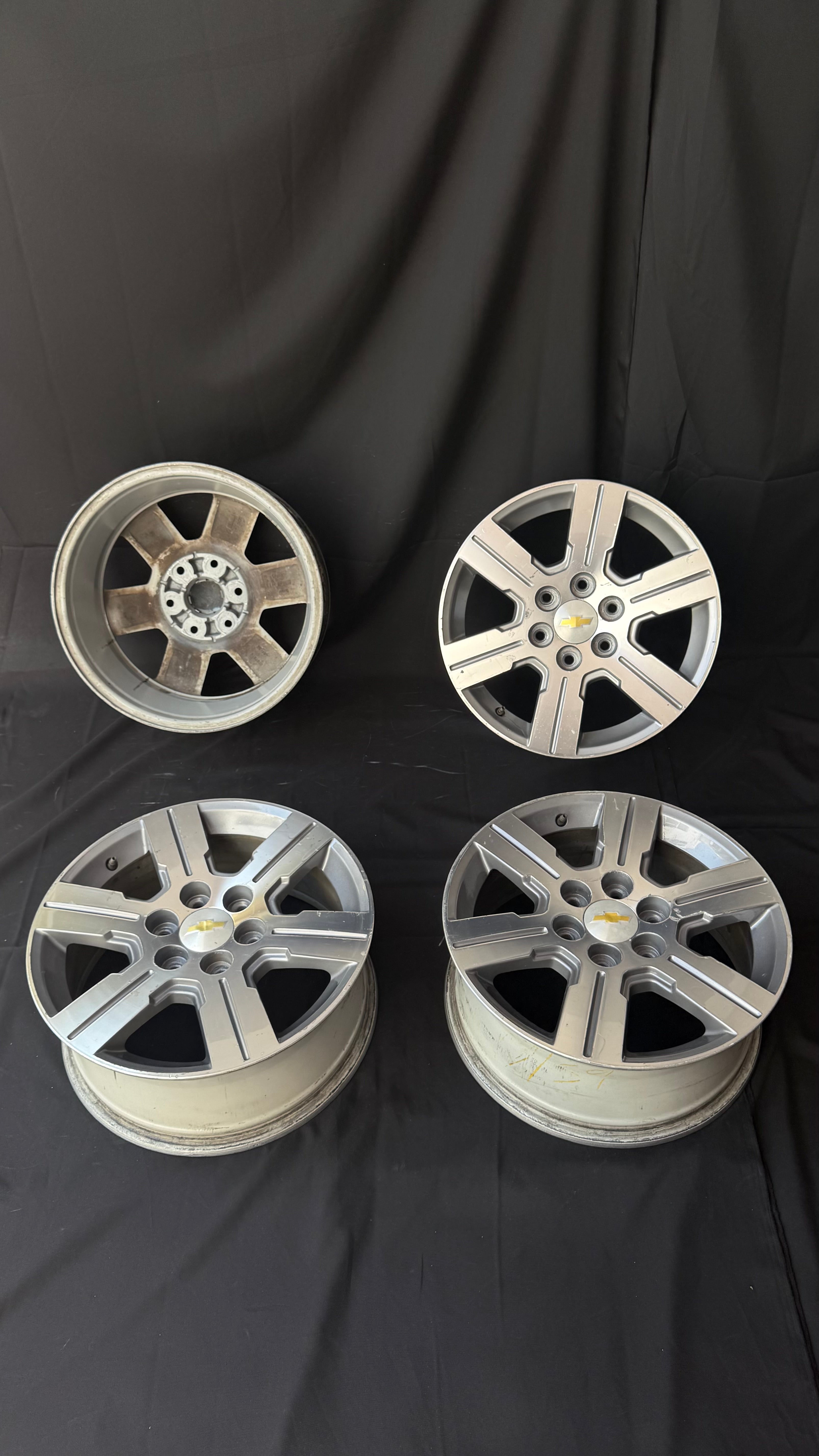 4 Rines 18” Chevrolet Silverado / GMC Suburban / Cheyenne / Express Van Originales