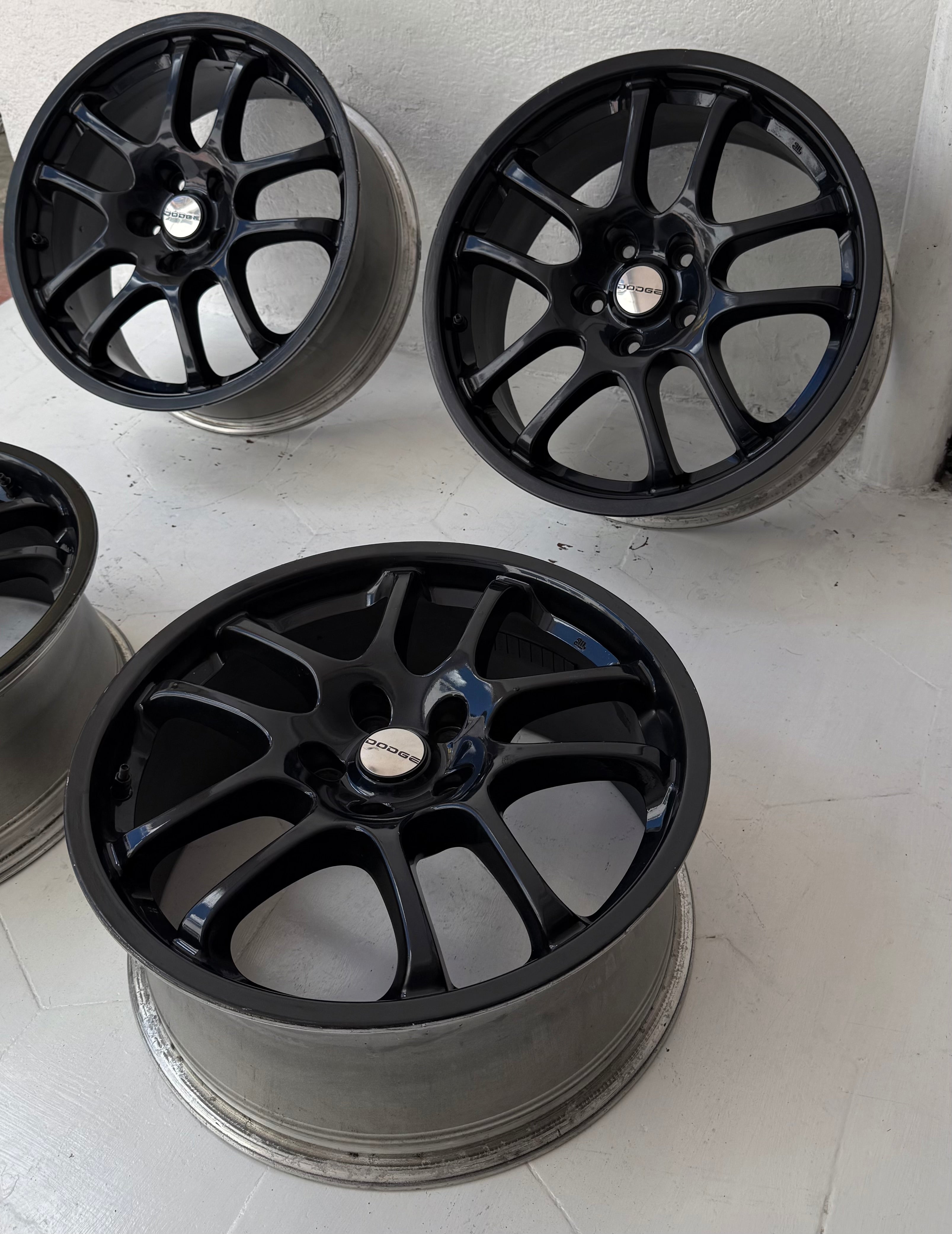 4 Rines 18” Dodge 300C, Avenger, Jeep Liberty, Compass, Nitro y Patriot – 5×114