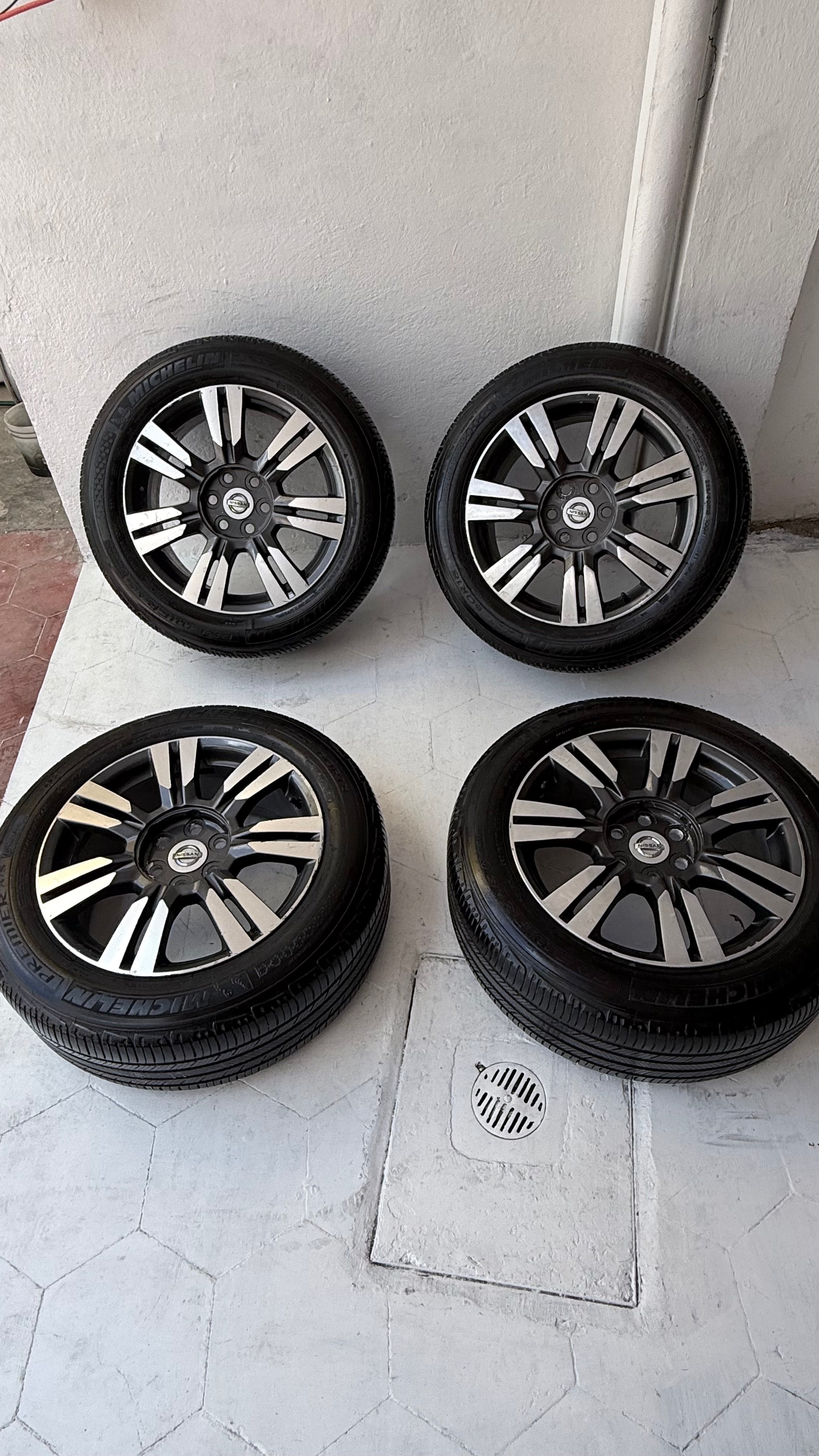 4 Rines con llantas 18” Nissan Frontier – 6×114