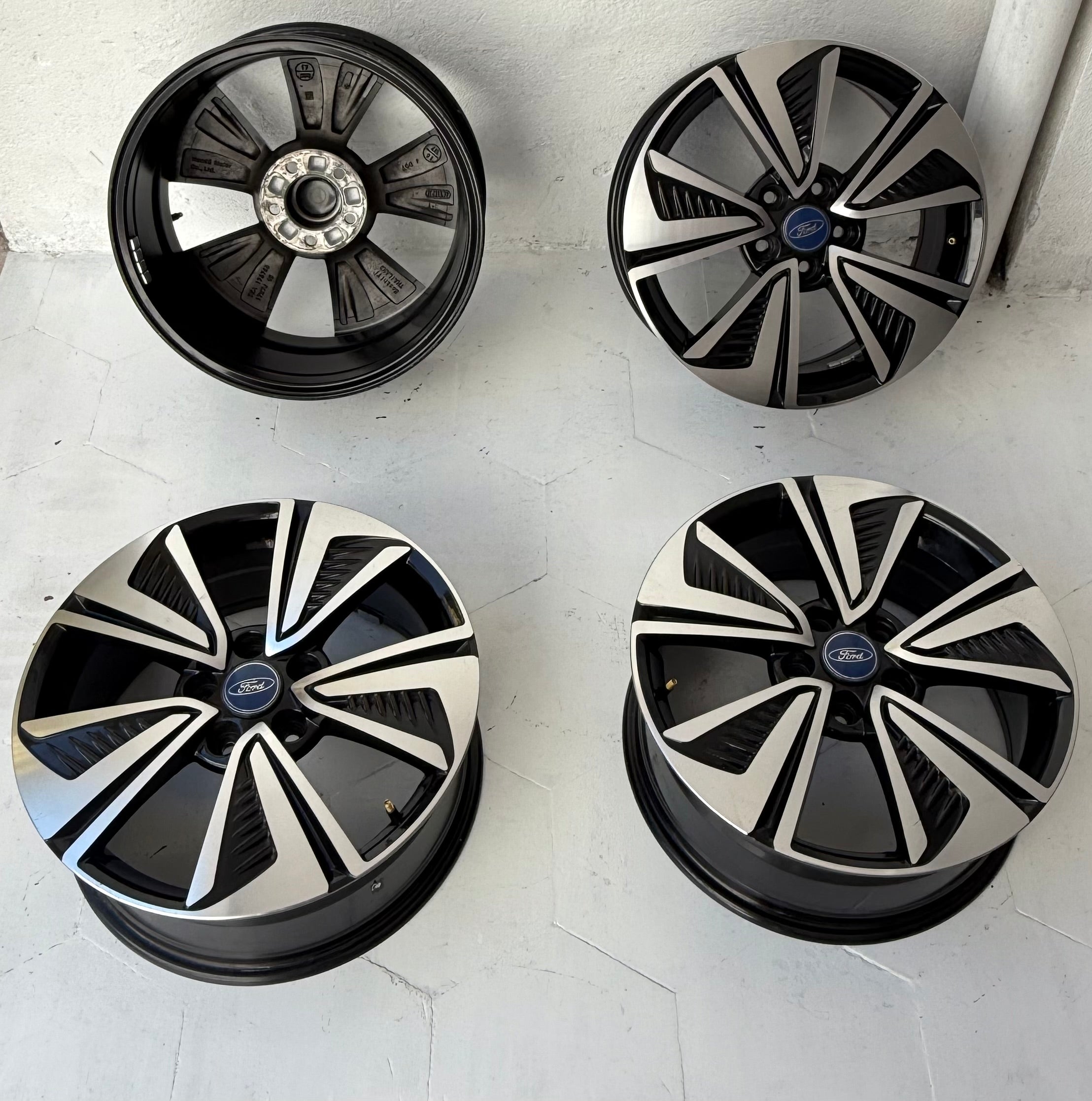 4 Rines 17” Ford Mustang Explorer Ranger Originales Nuevos 5x114