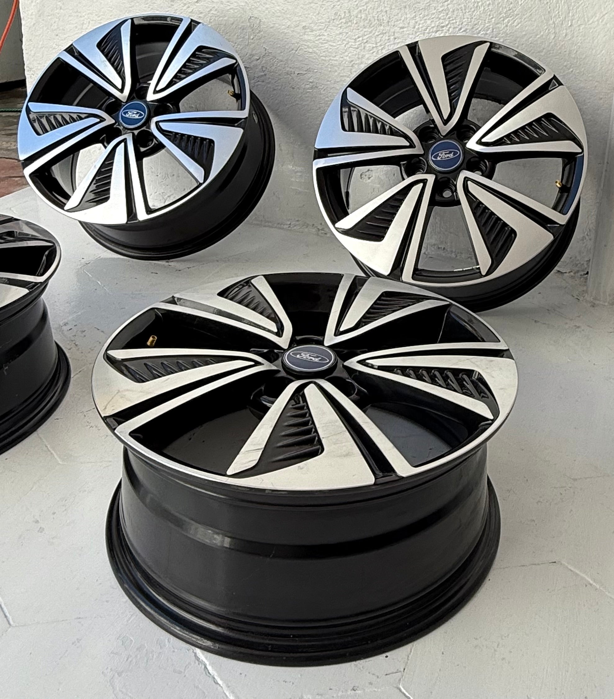 4 Rines 17” Ford Mustang Explorer Ranger Originales Nuevos 5x114
