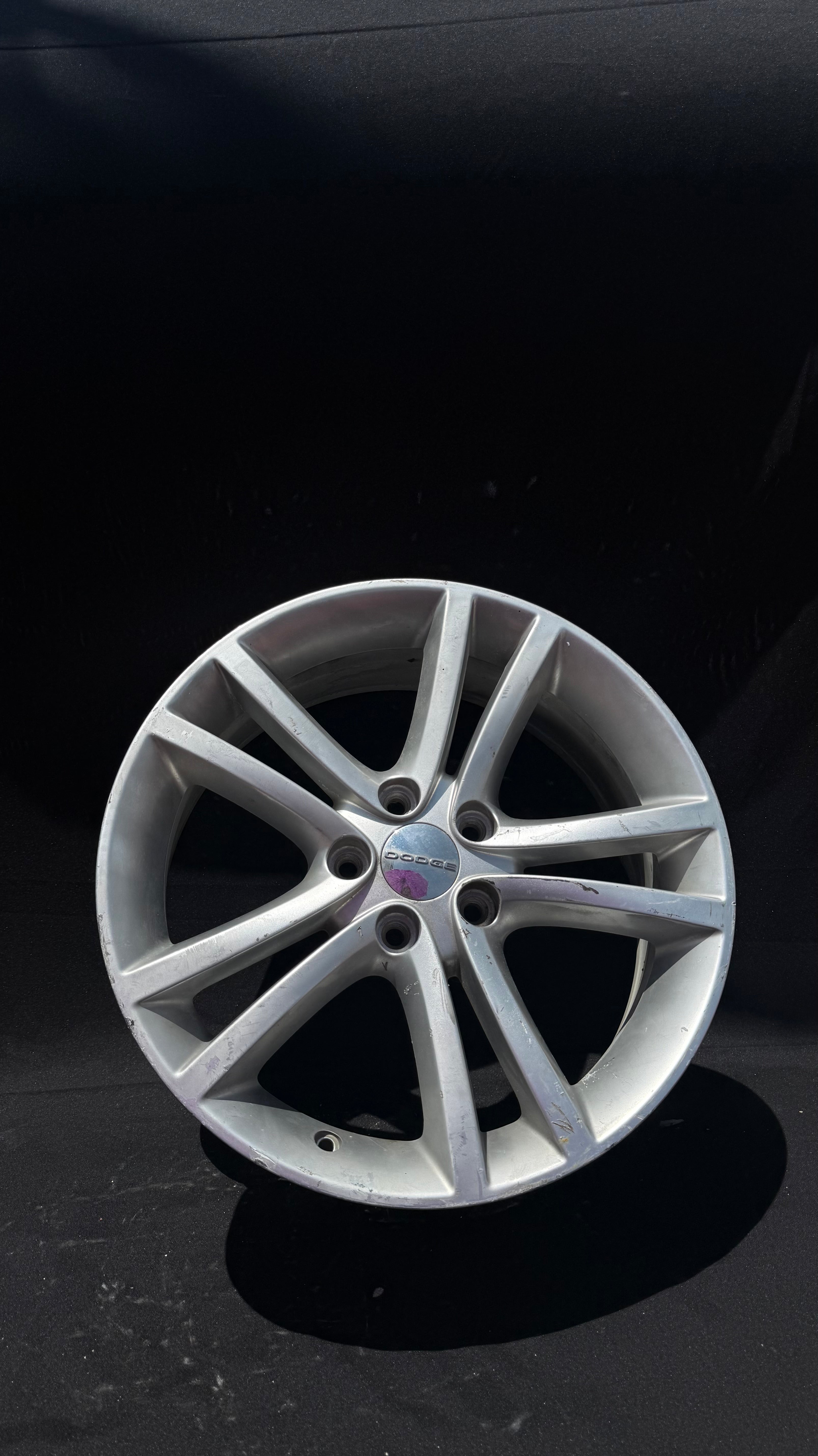 1 Rin 18” Dodge Avenger y Charger – 5×114