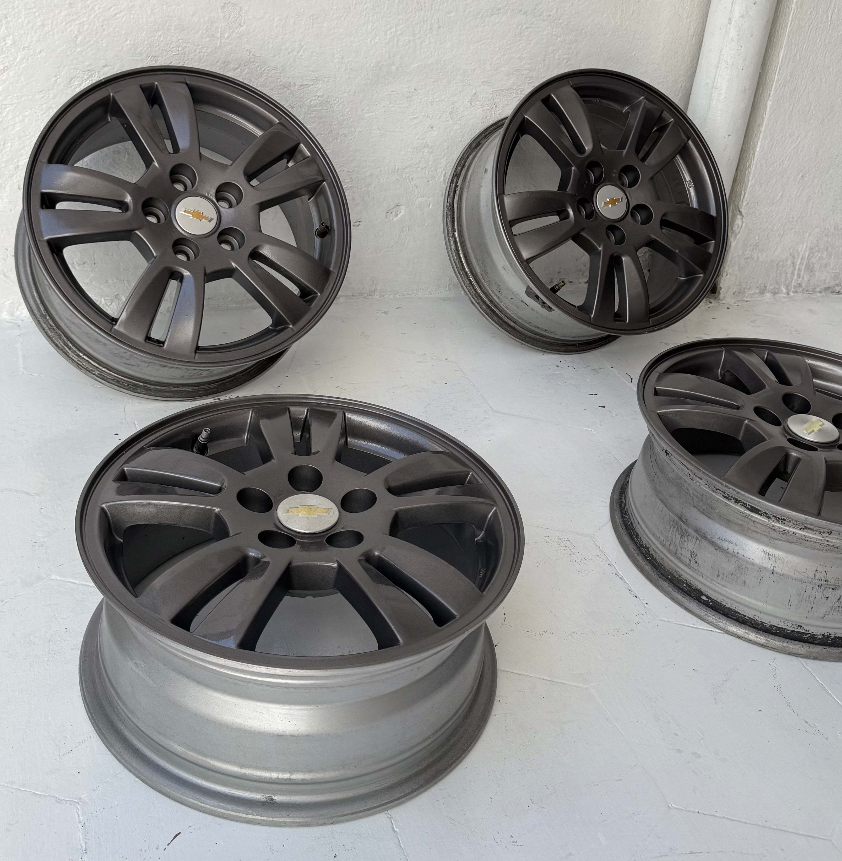 4 Rines 15” Chevrolet Cavalier Sonic Trax Onix Seminuevos Originales 5x105
