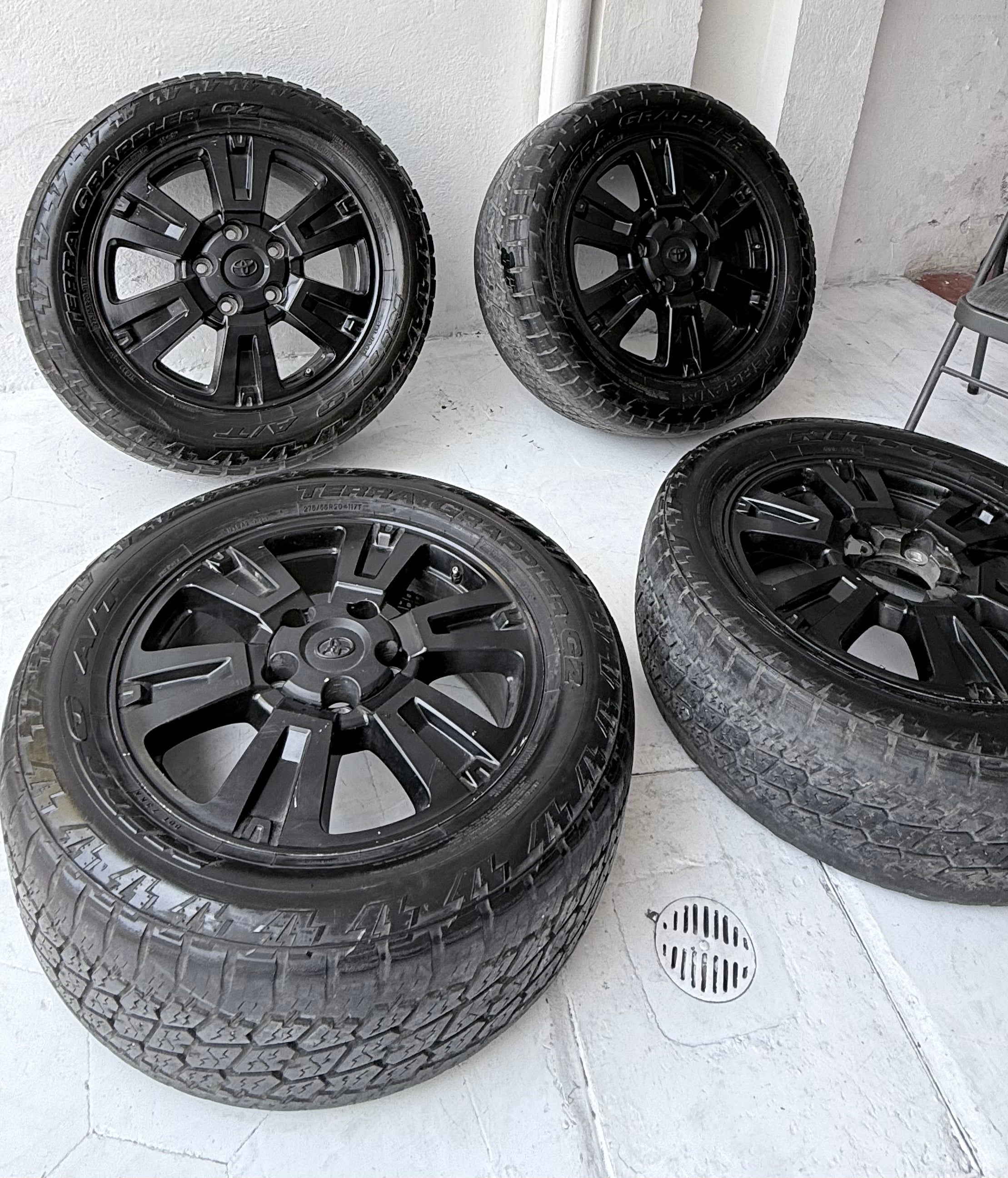 4 Rines con llantas 20” Toyota Tundra – 5×150