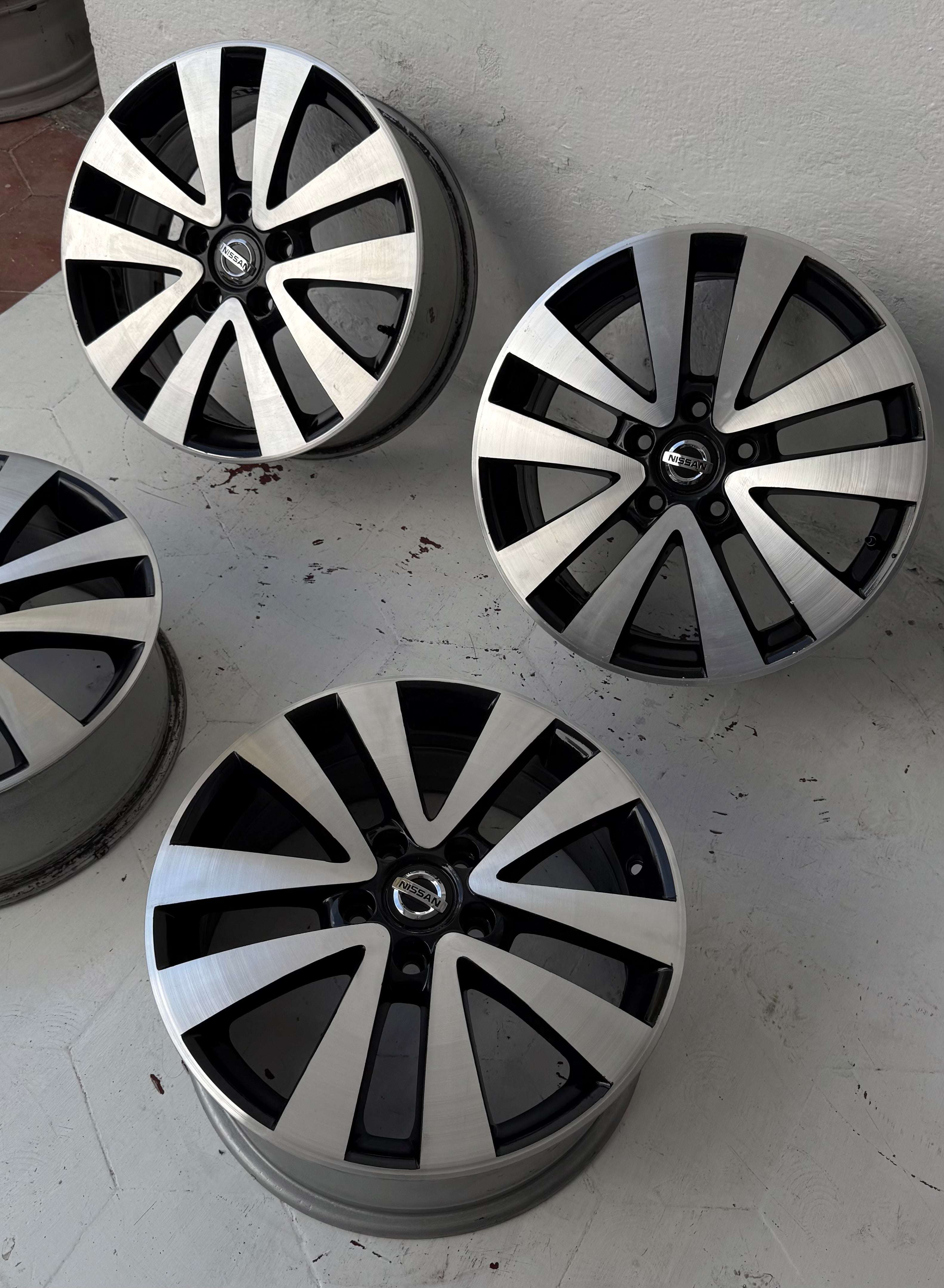 4 Rines 17” Nissan – 5×114