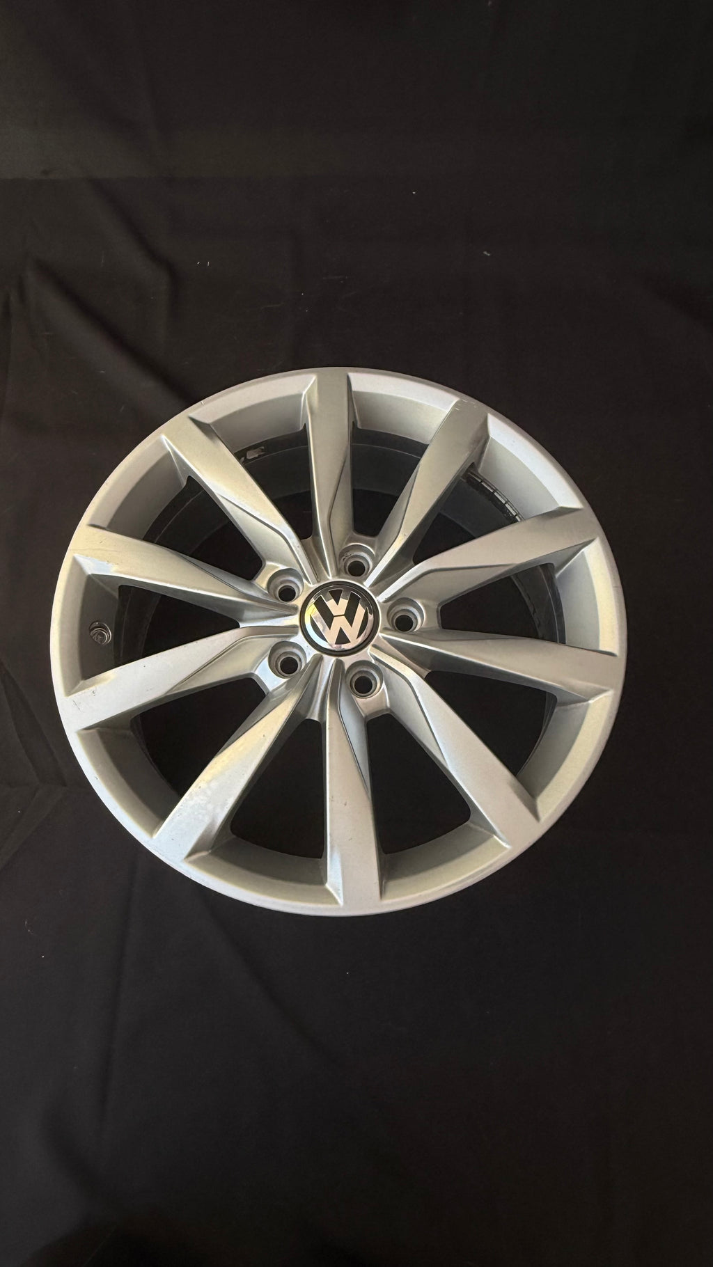 1 Rin 17” Volkswagen Golf TSI MK6 MK7 Original Nuevo 5x112