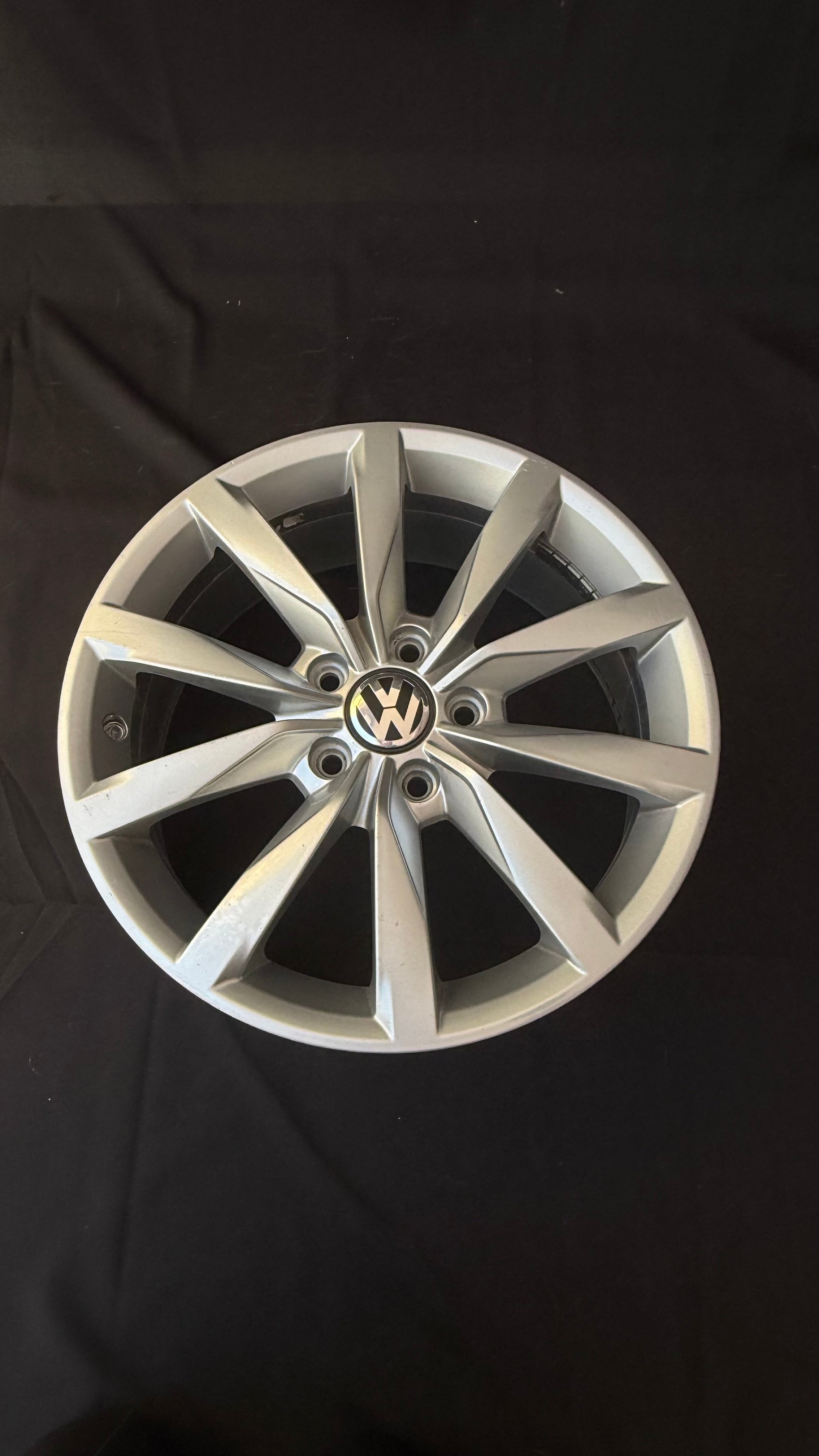 1 Rin 17” Volkswagen Golf TSI MK6 MK7 Original Nuevo 5x112