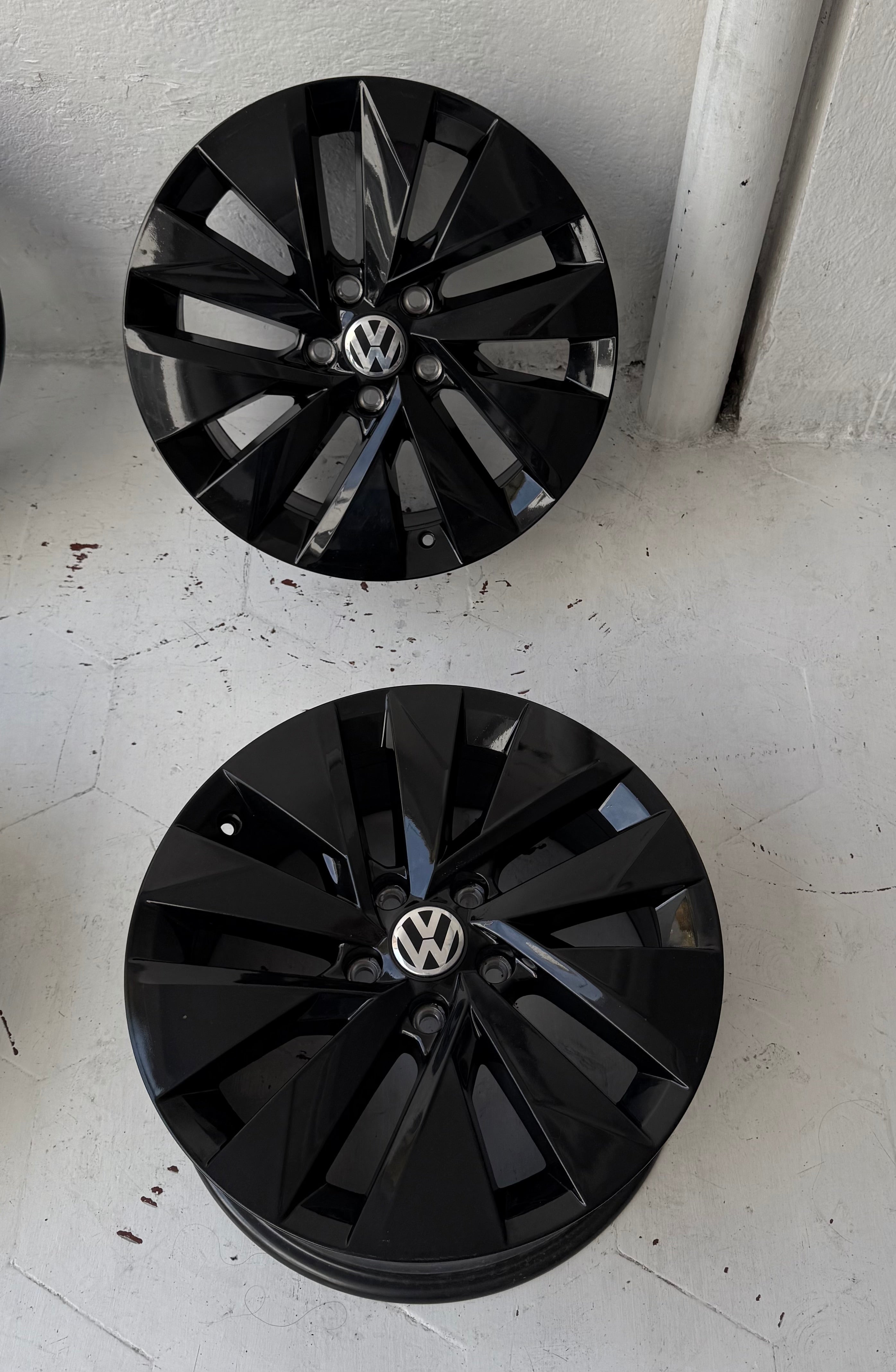 4 Rines 17” Volkswagen Tiguan / Taos / Golf / Jetta – 5×112