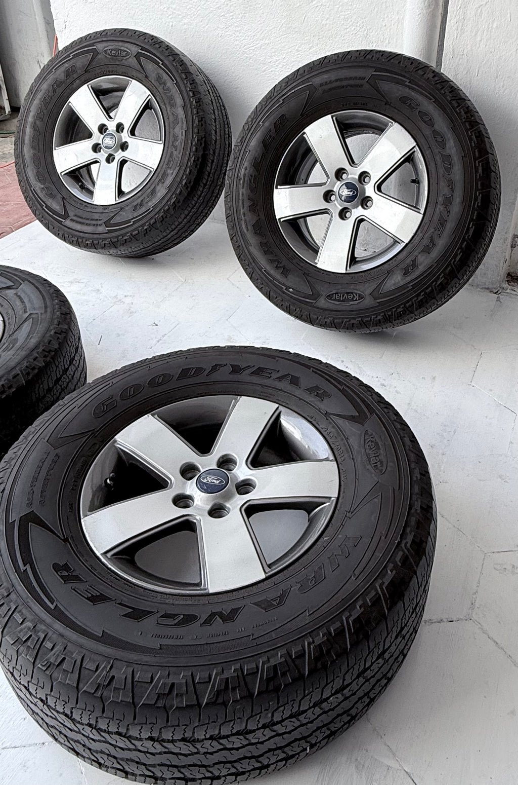 4 Rines con llantas 16” Ford Ranger y Explorer – 5×114