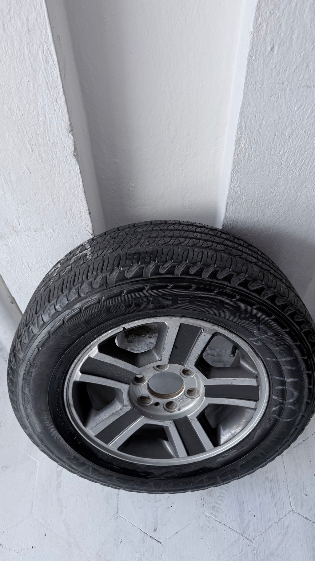 1 Rin con llanta 17” Ford F-150 – 6×135
