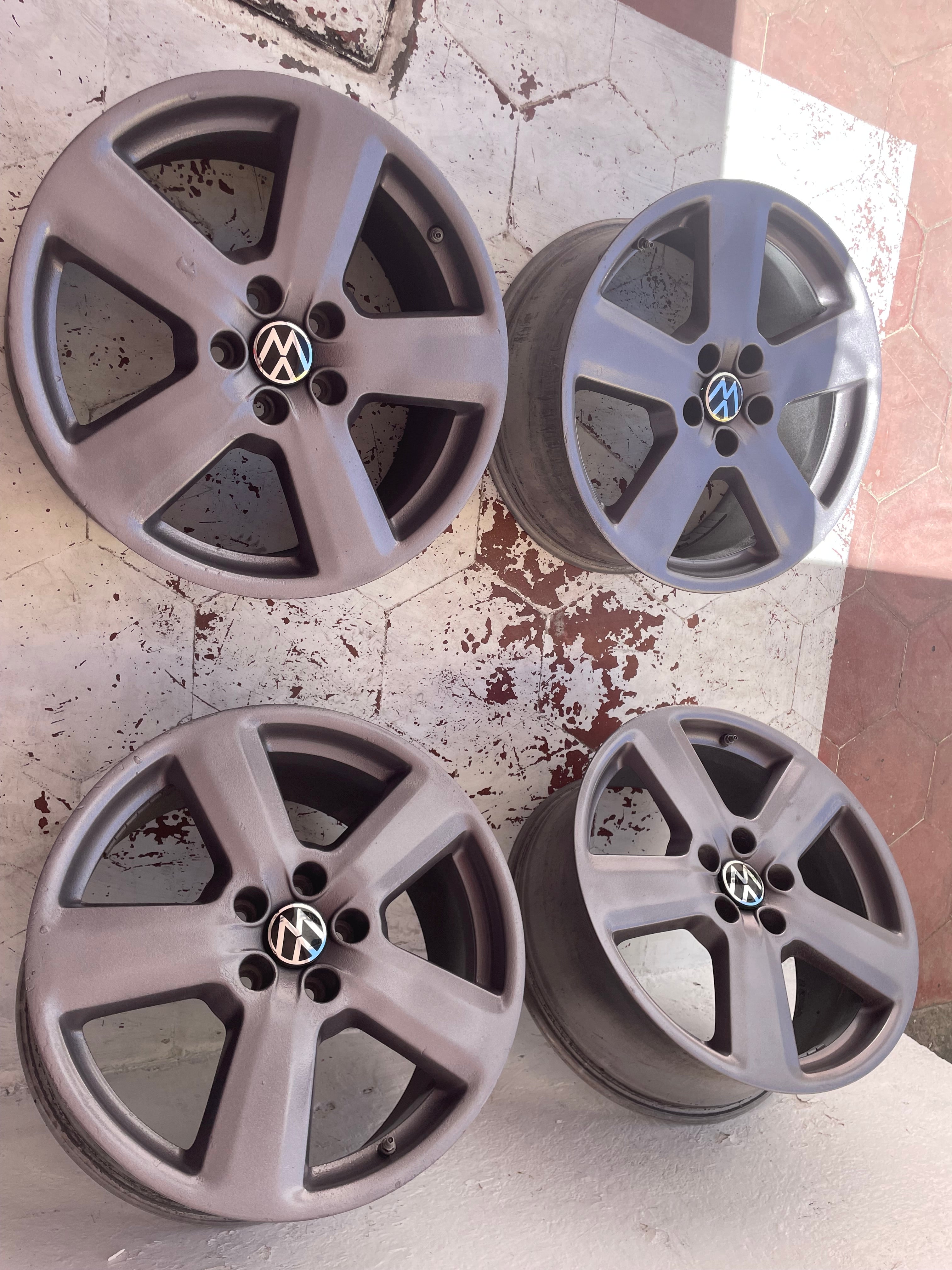 Rines Originales Volkswagen 18" para Jetta MK6 / MK7 - 5x112