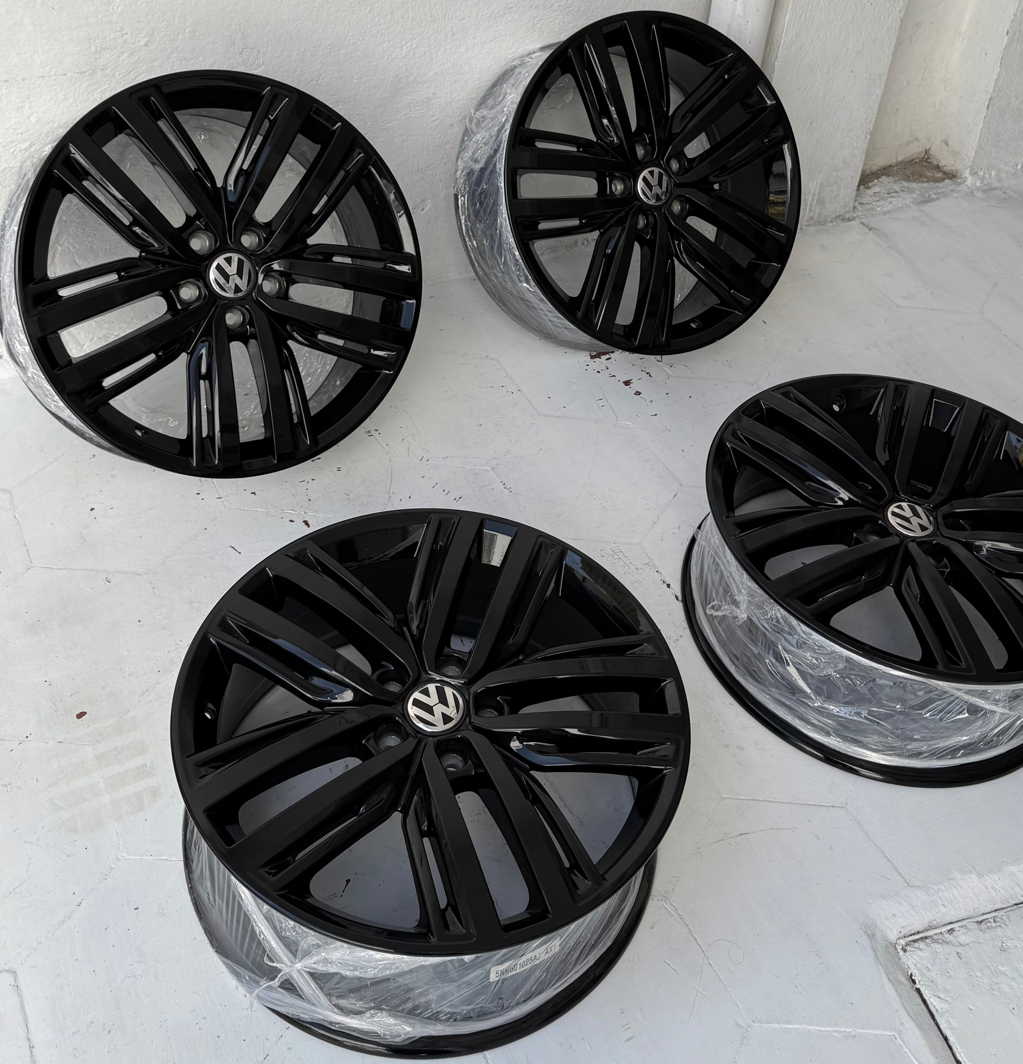 4 Rines Nuevos 19” Volkswagen Tiguan, Taos, Jetta MK7 y Jetta MK6 5X114