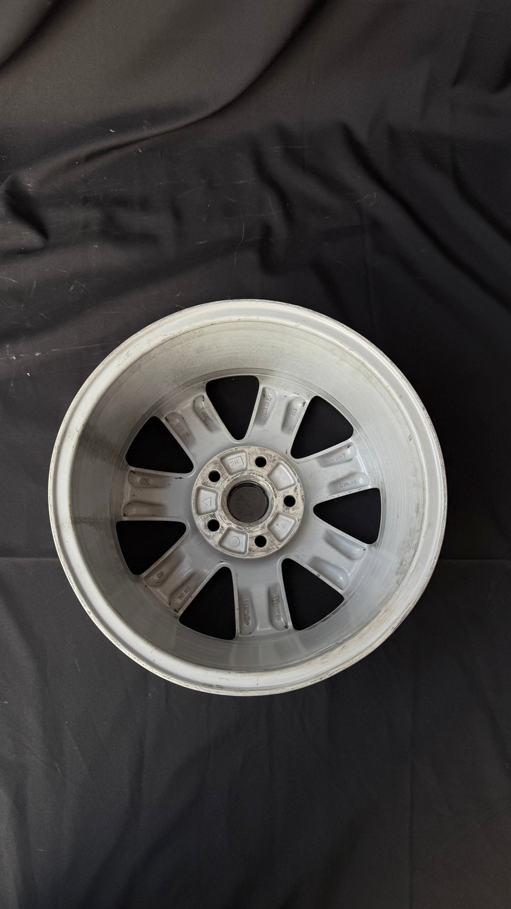 4 Rines 16” Volkswagen Passat Originales Seminuevos 5-112