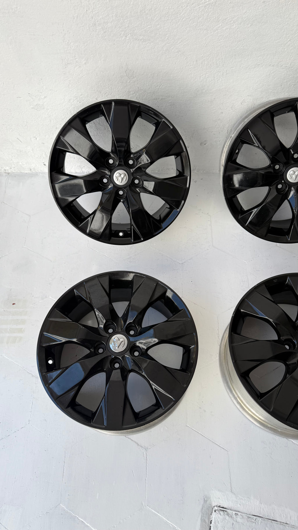 4 Rines 17” Jeep Liberty, Compass, Patriot, Nitro y Dodge Originales 5x114
