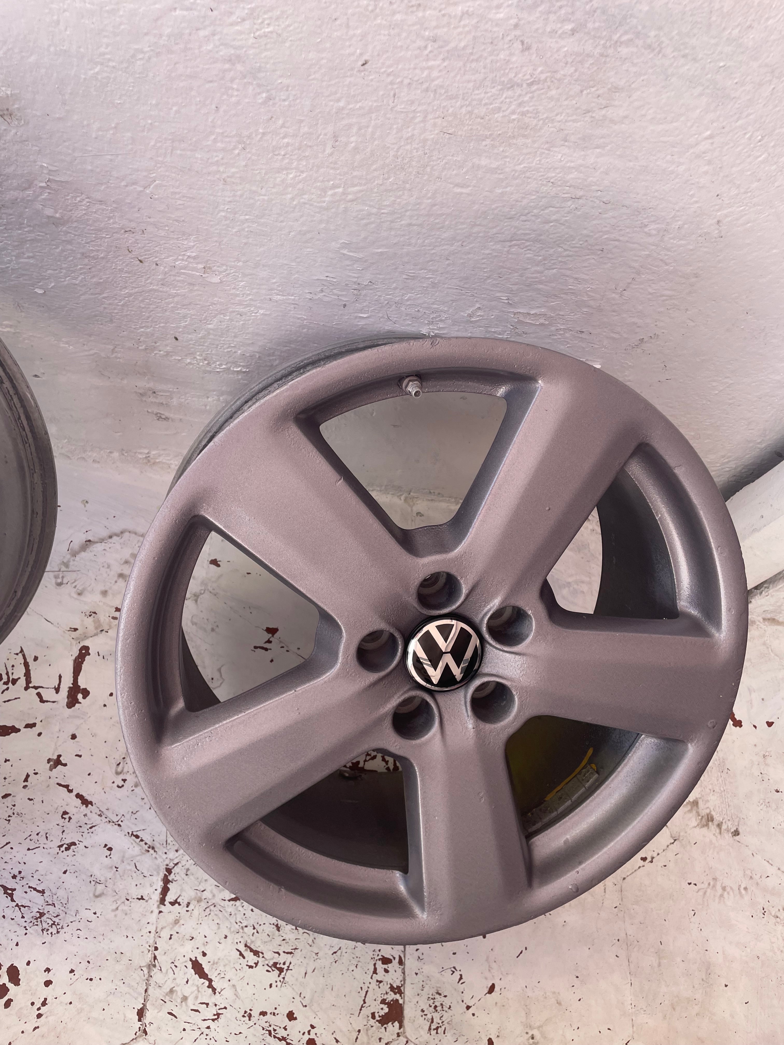 Rines Originales Volkswagen 18" para Jetta MK6 / MK7 - 5x112